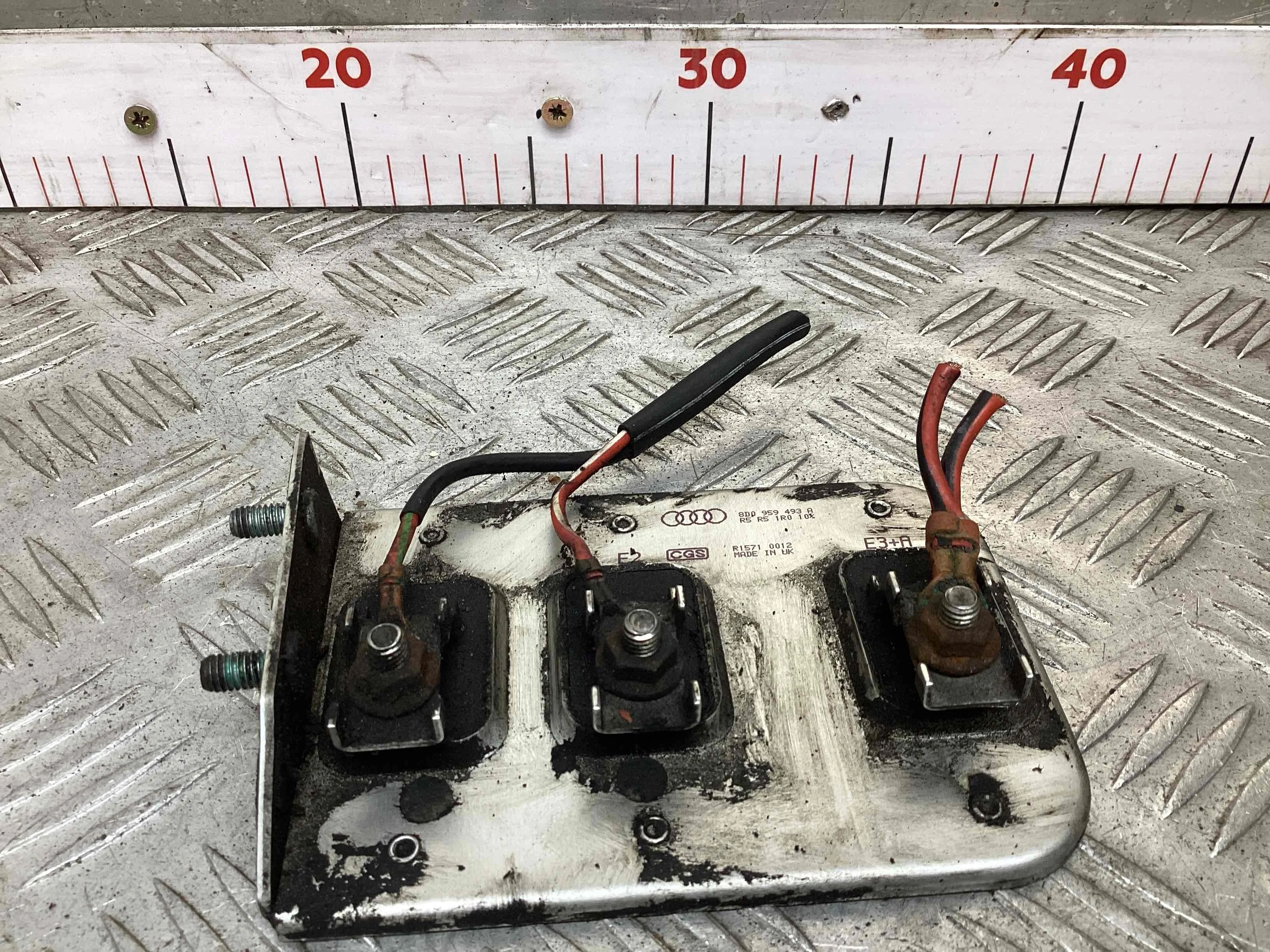 Сопротивление вентилятора охлаждения Volkswagen Passat Passat B5 (3B) 1996-2000 2000 1,9 Дизель МКПП 6ст. Универсал.