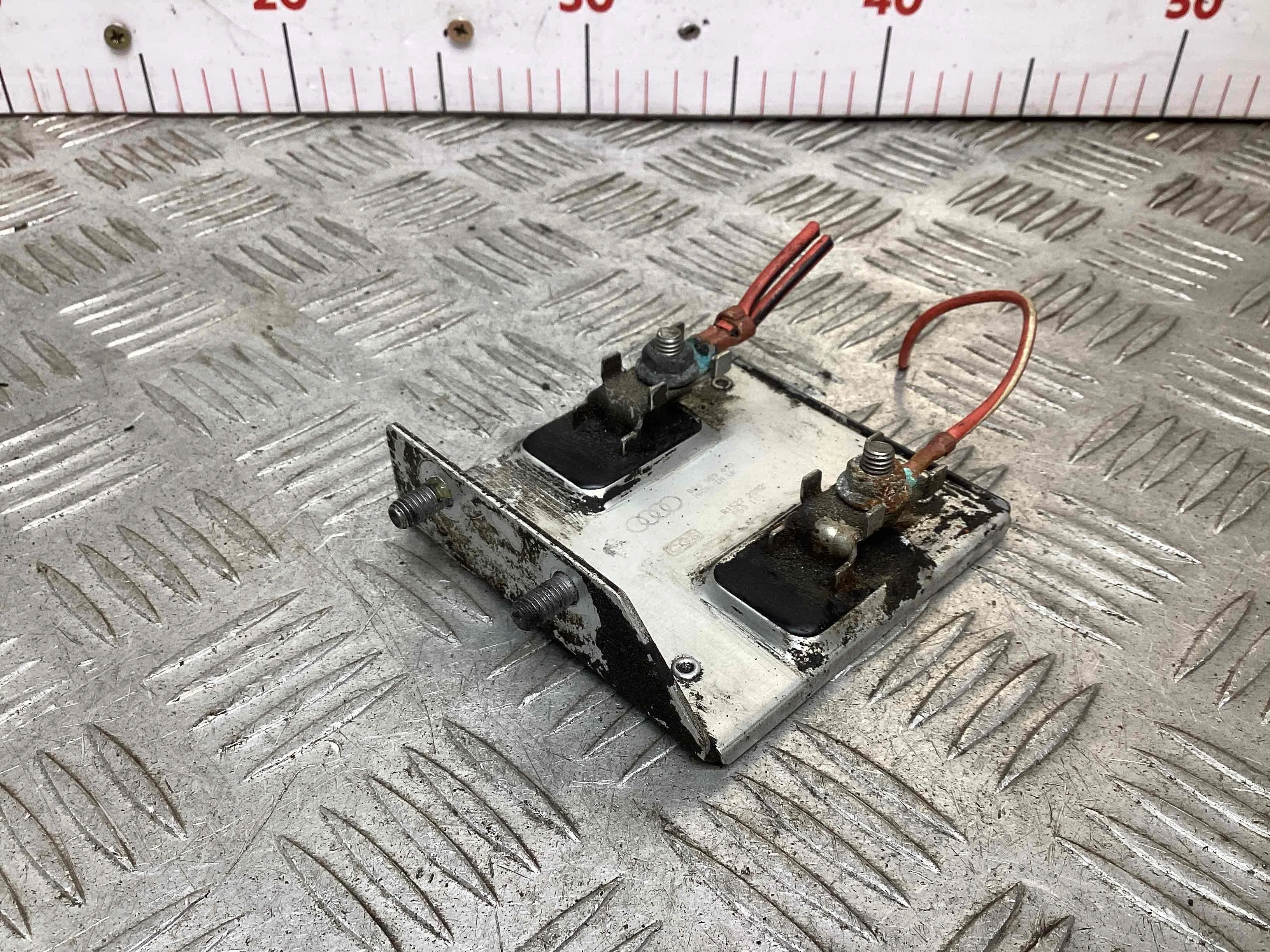 Сопротивление вентилятора охлаждения Volkswagen Passat Passat B5+ (3B) 2000-2005 рестайлинг 2002 1,9 Дизель МКПП Седан.