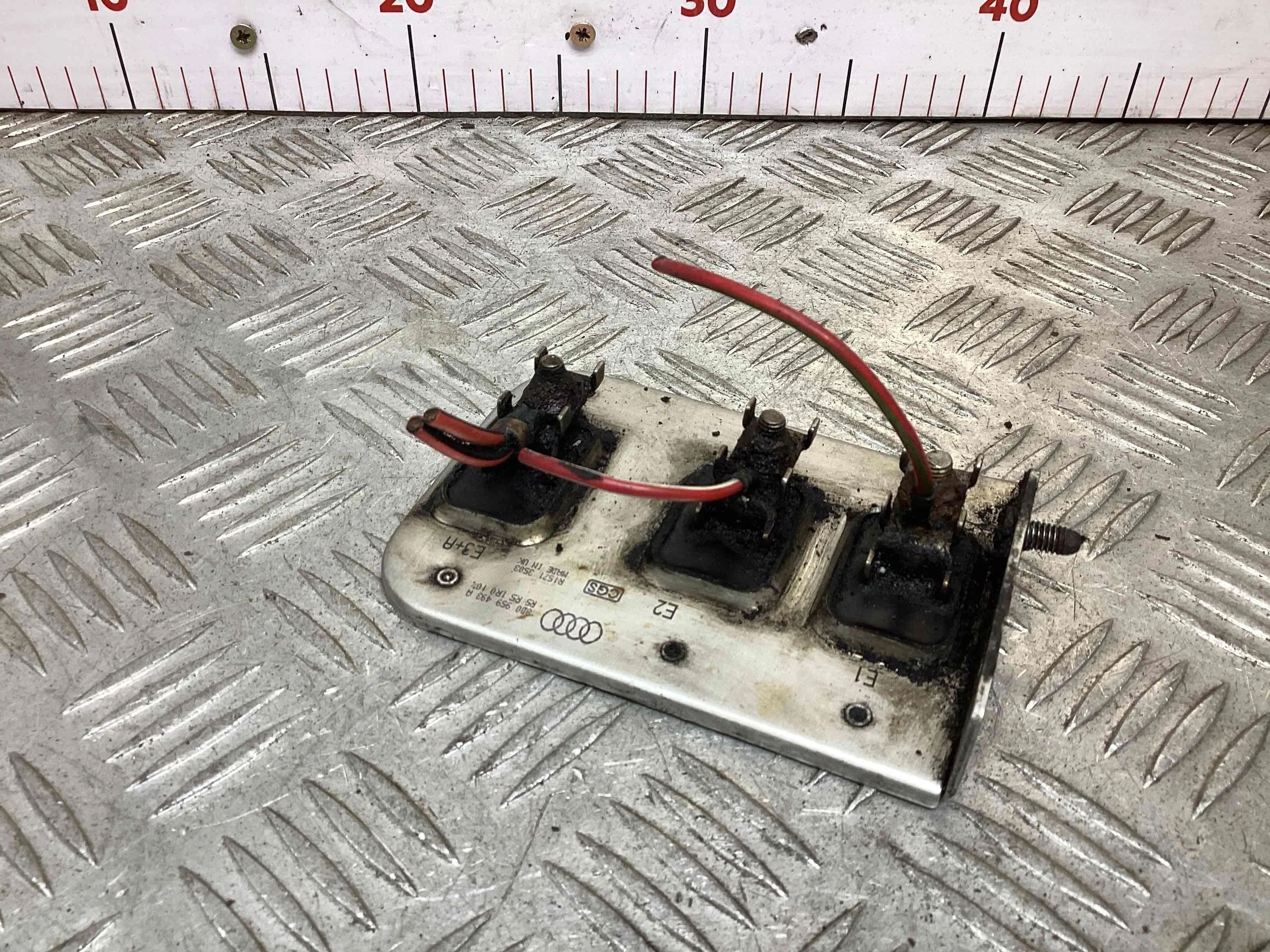 Сопротивление вентилятора охлаждения Volkswagen Passat Passat B5+ (3B) 2000-2005 рестайлинг 2003 1,9 Дизель МКПП Седан.