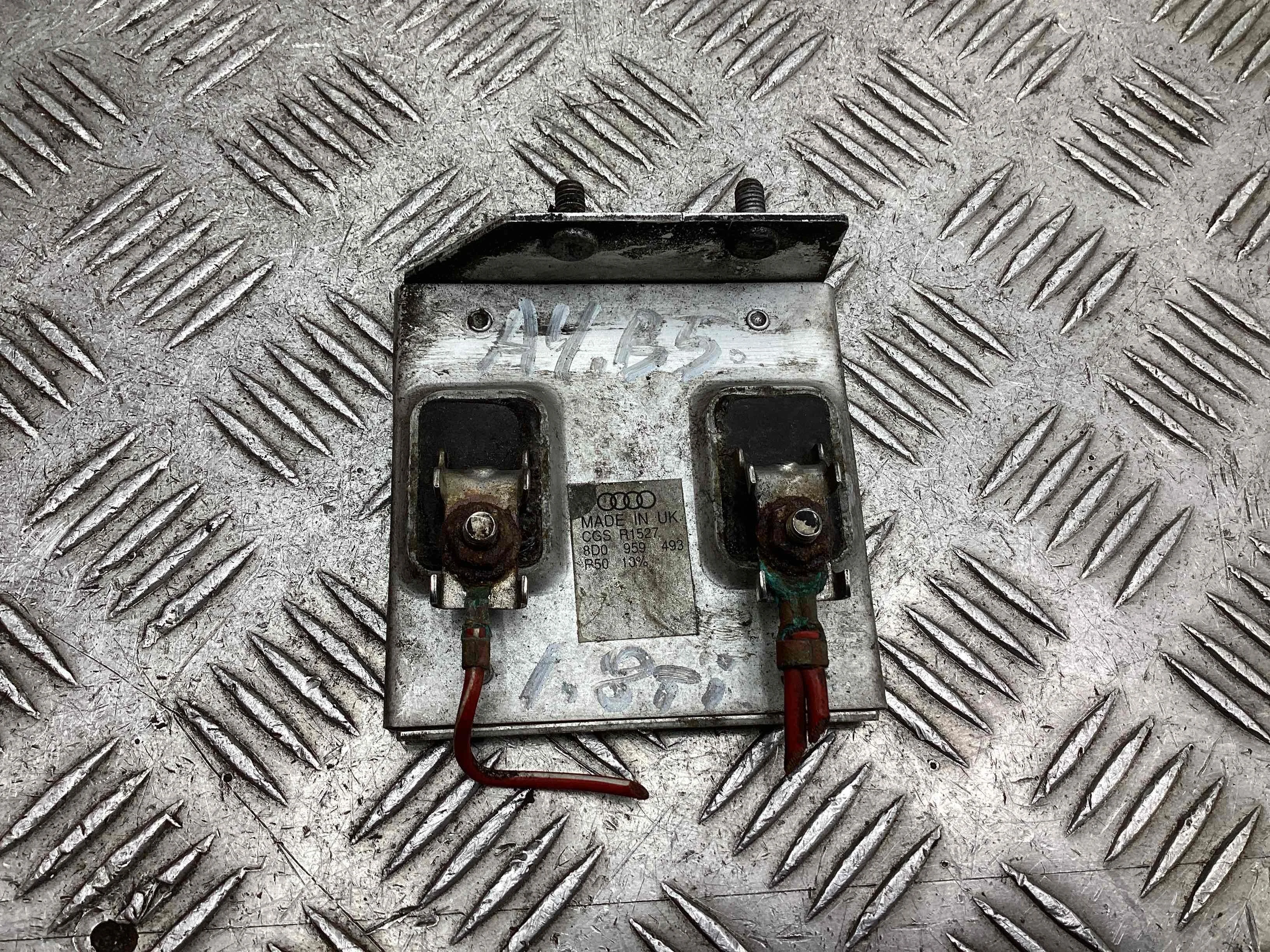 Реле вентилятора Audi A4 A4 B5 (8D) 1994-1999 1998 1,8 Бензин МКПП Седан.