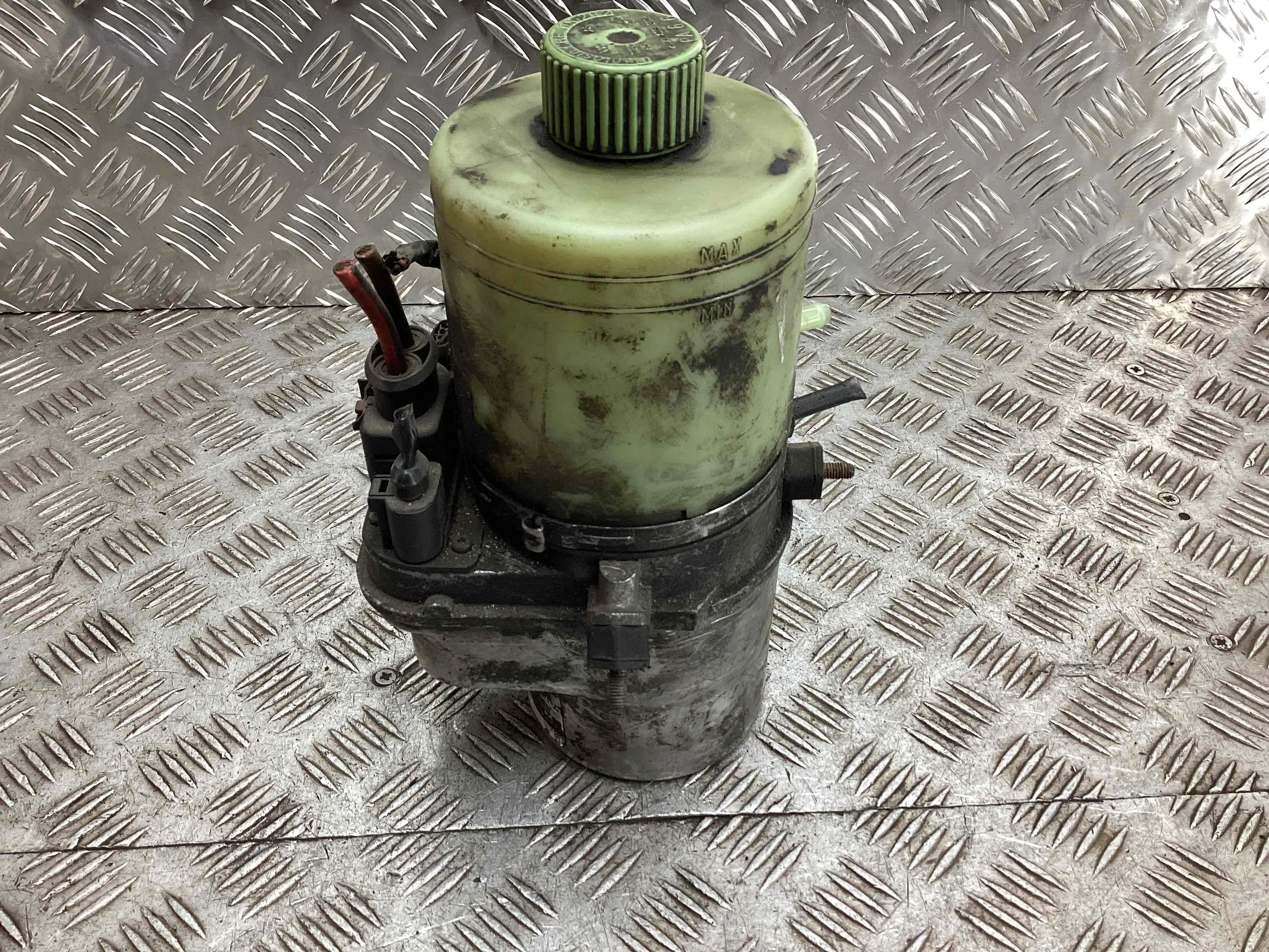 Электрогидроусилитель руля Volkswagen Polo Polo IV (9N) 2001-2005 2005 1,4 Дизель МКПП Хэтчбек.