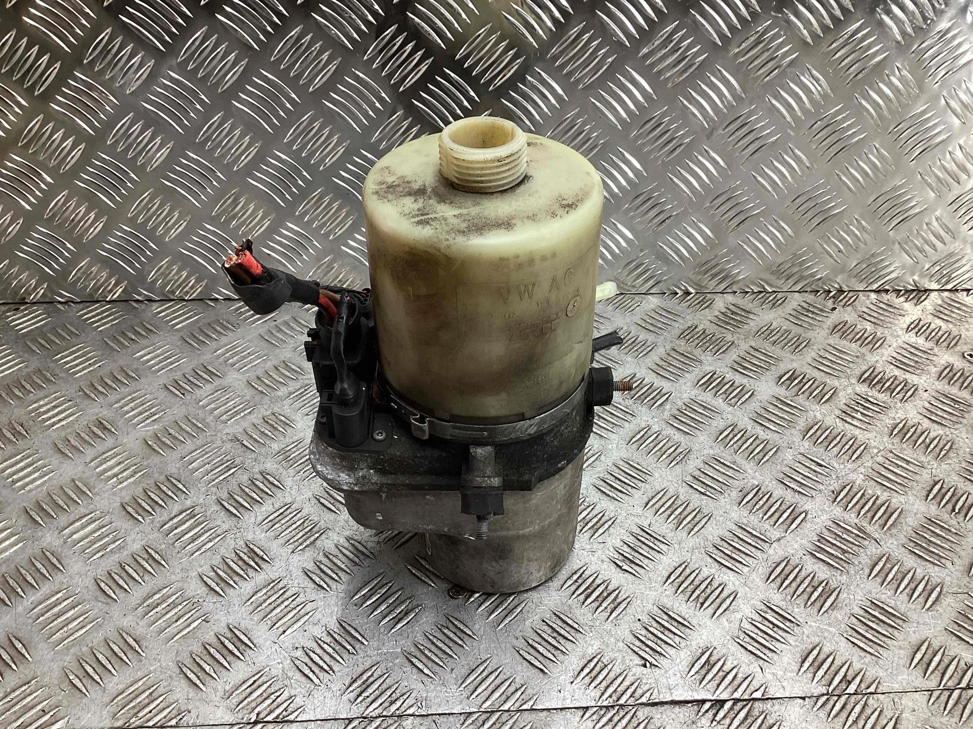 Электрогидроусилитель руля Volkswagen Polo Polo IV (9N) 2005-2009 рестайлинг 2009 1,4 Бензин МКПП Хэтчбек.