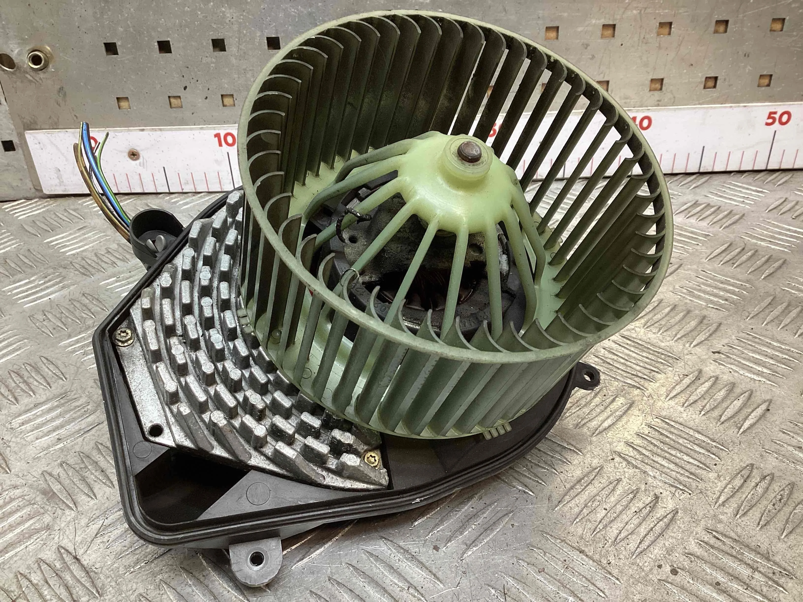 Моторчик печки Audi A4 A4 B5 (8D) 1994-1999 1996 1,8 Бензин АКПП Седан.