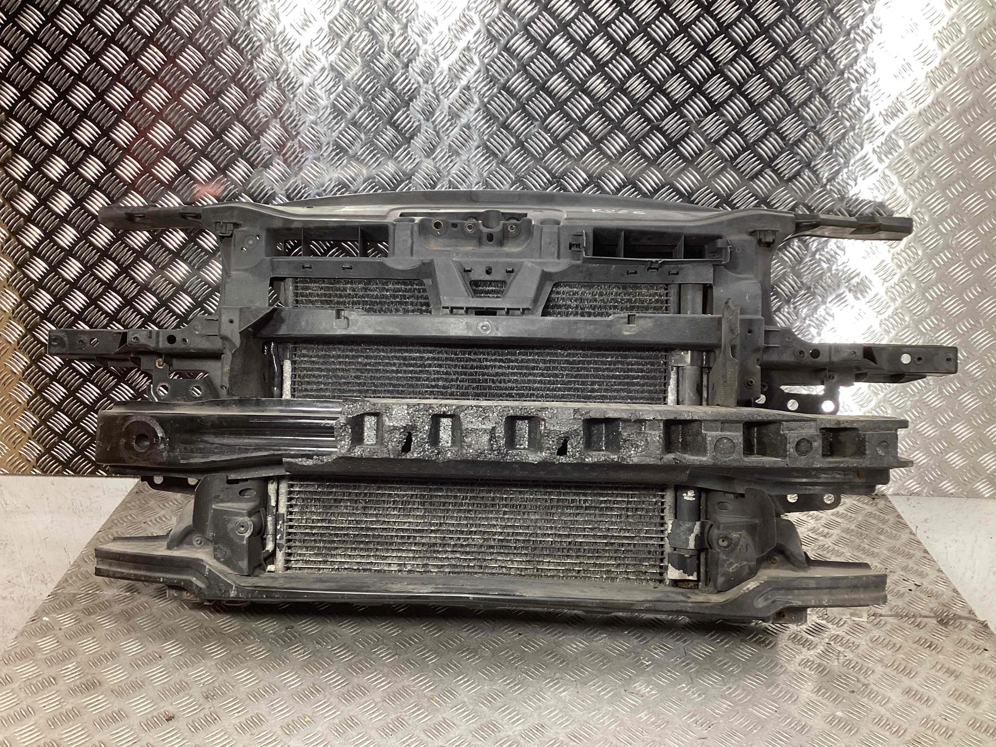 Передняя панель крепления облицовки (телевизор) Volkswagen Touran Touran I (1T) 2006-2010 рестайлинг 2006 1,9 Дизель МКПП 6ст. Минивэн.