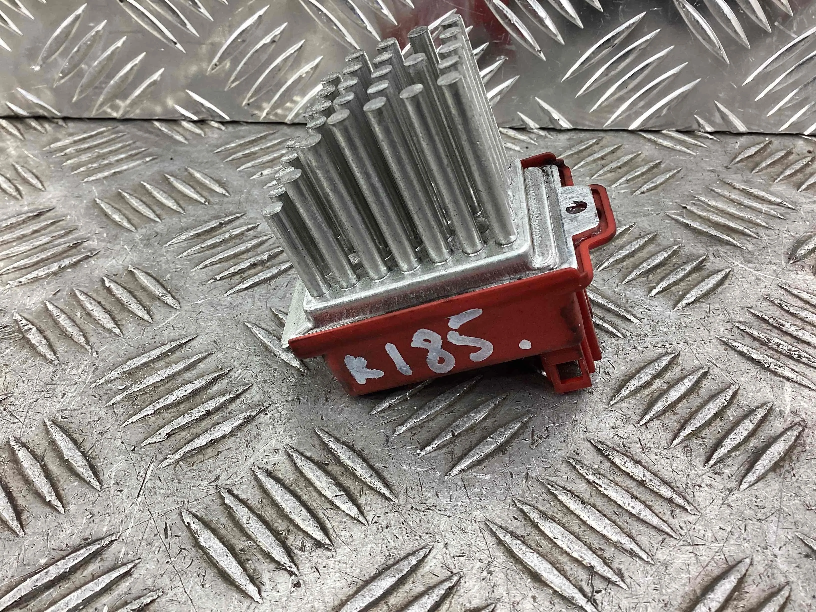 Сопротивление печки Volkswagen Sharan Sharan I (7M) 2000-2003 рестайлинг 2002 1,9 Дизель АКПП Минивэн.