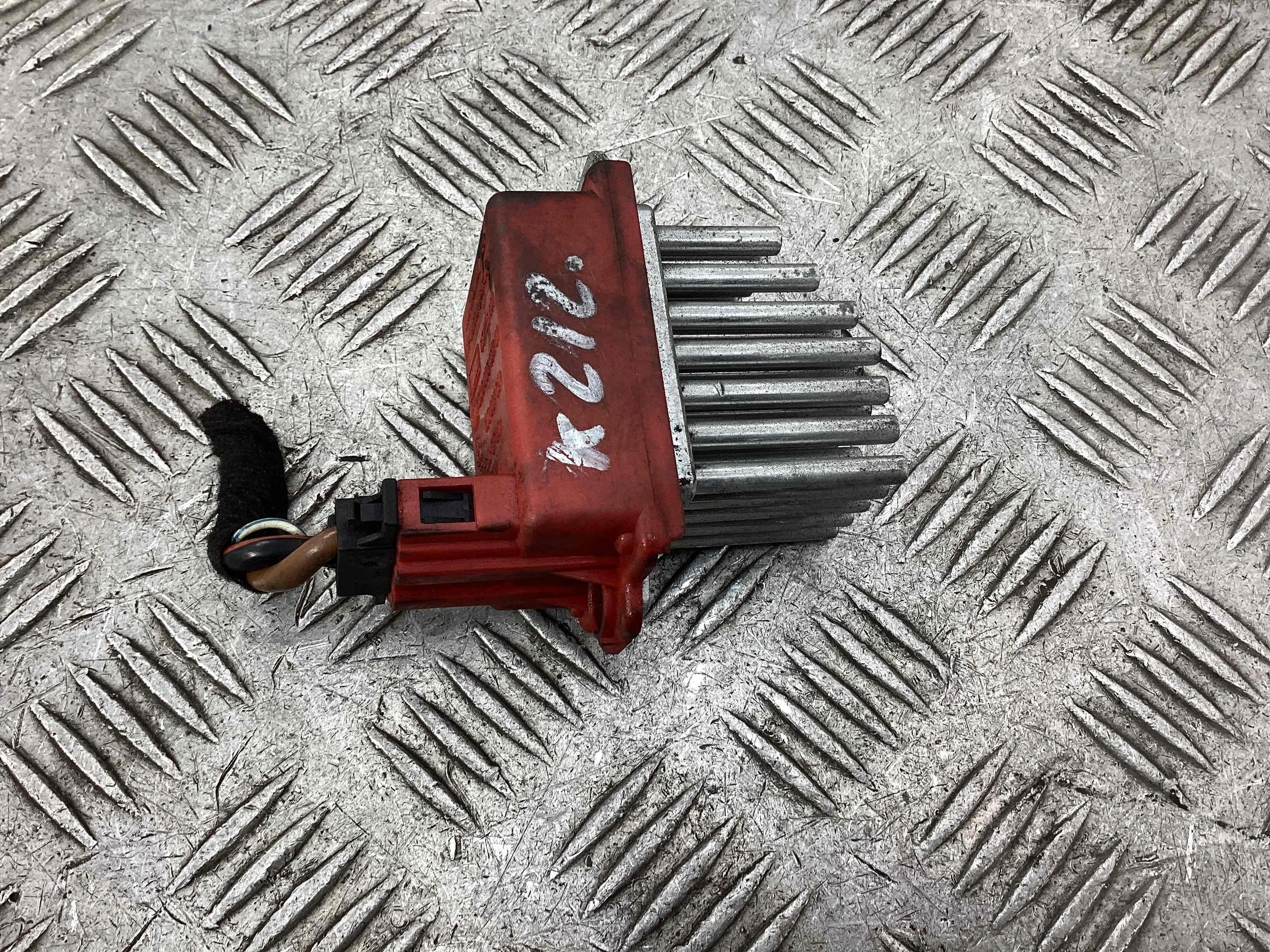 Сопротивление печки Ford Galaxy Galaxy I (WGR) 2000-2006 рестайлинг 2004 1,9 Дизель МКПП 6ст. Минивэн.