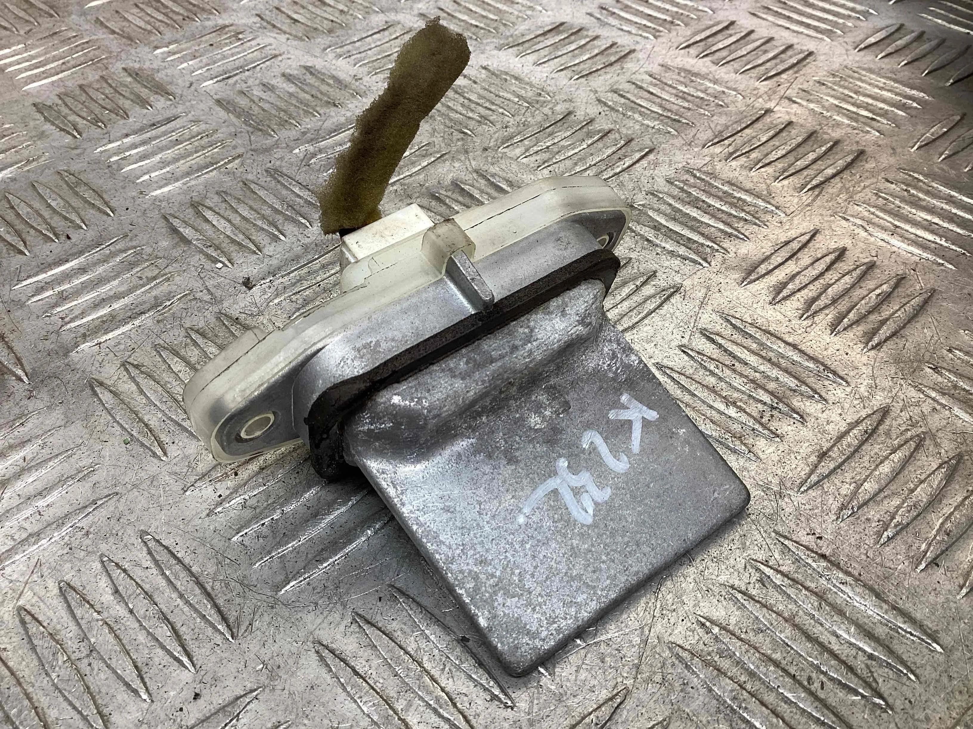 Сопротивление печки Nissan X-Trail X-trail (T30) 2004-2007 рестайлинг 2005 2,5 Бензин АКПП Внедорожник.