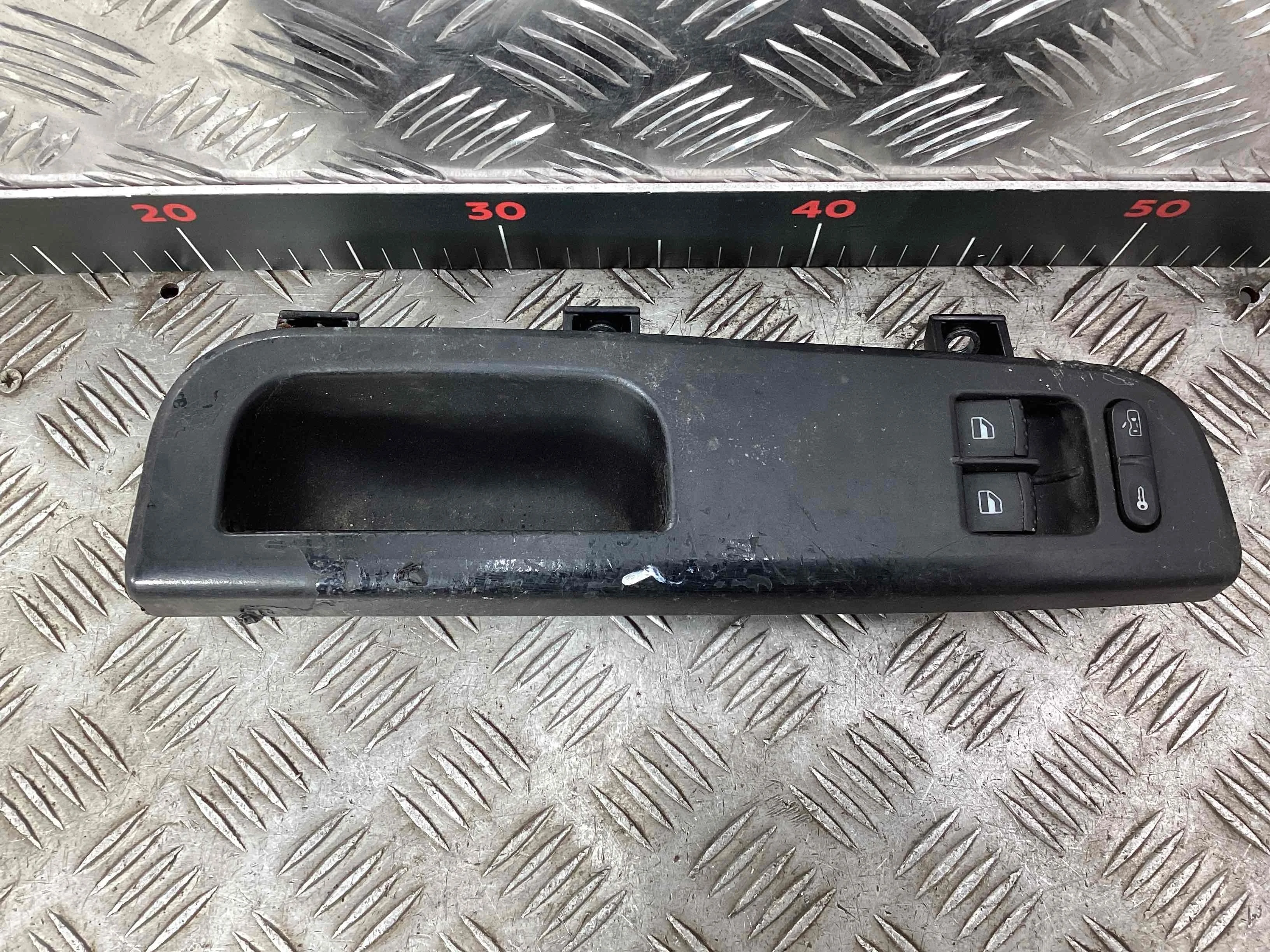 Блок управления стеклоподъемниками Volkswagen Passat Passat B5 (3B) 1996-2000 1998 1,6 Бензин АКПП Универсал.