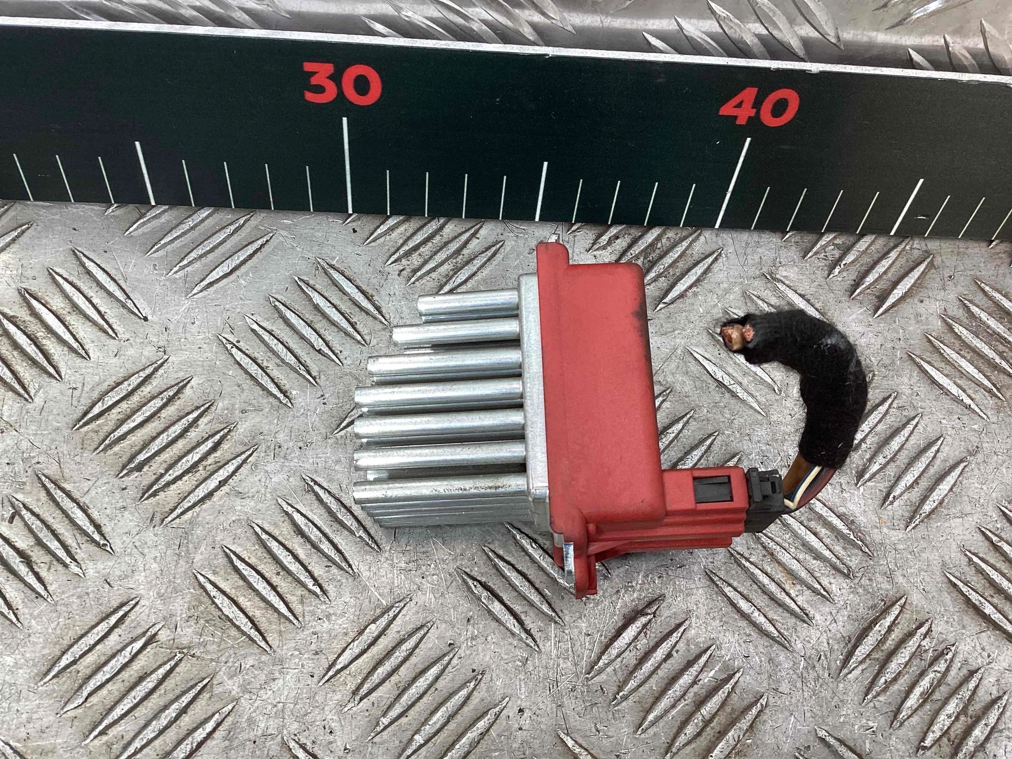 Сопротивление печки Volkswagen Sharan Sharan I (7M) 2000-2003 рестайлинг 2000 1,9 Дизель МКПП 6ст. Минивэн.