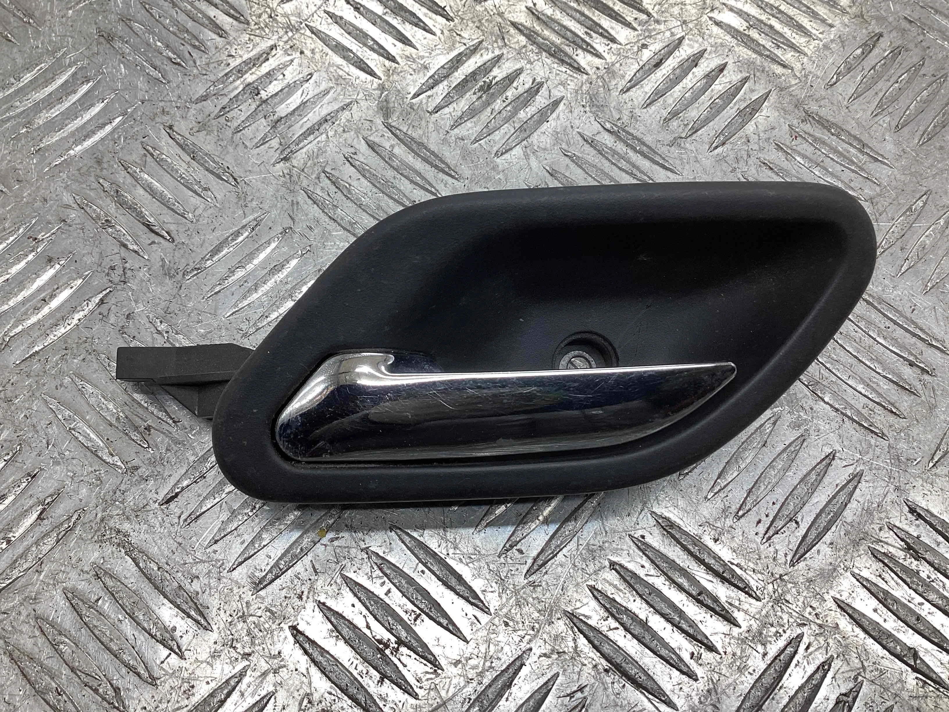 Ручка внутренняя задняя левая BMW 5-Series (E39) 2000-2004 рестайлинг  2002 3,0 Дизель АКПП Универсал.