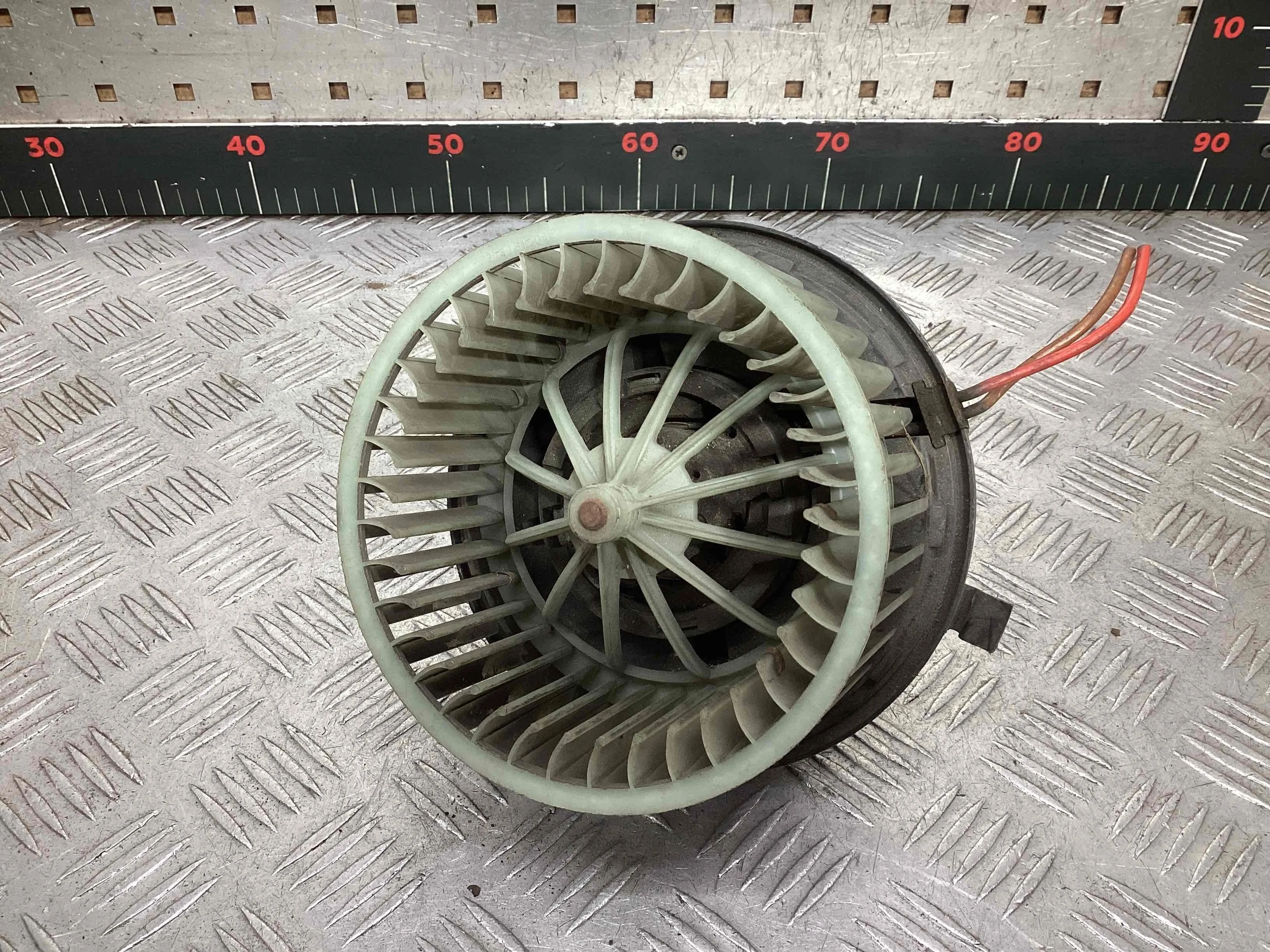 Моторчик печки Audi 80 80 B4 (8C) 1991-1995 1993 2,0 Бензин МКПП Седан.