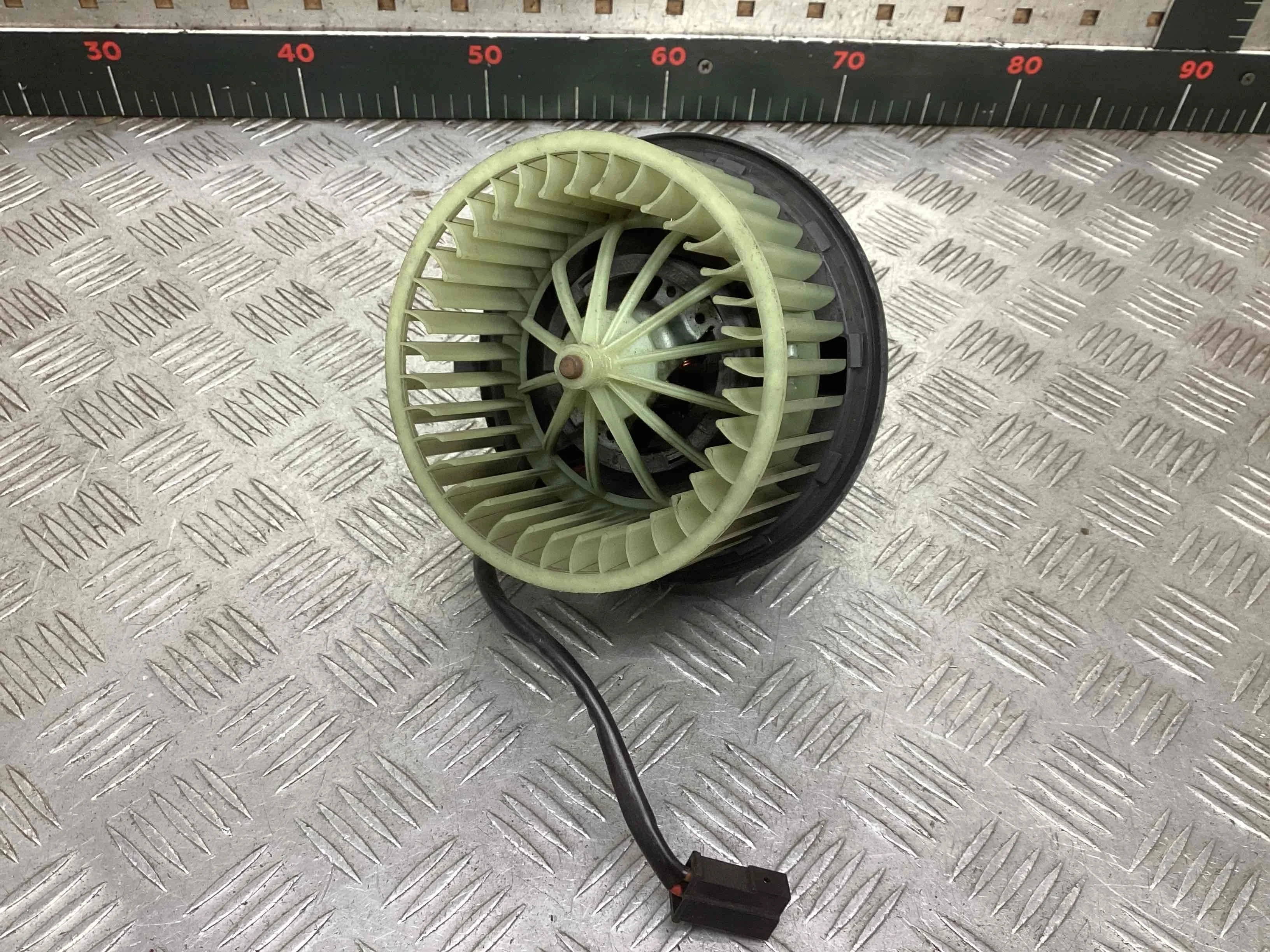 Моторчик печки Audi 80 80 B4 (8C) 1991-1995 1993 2,0 Бензин МКПП Седан.