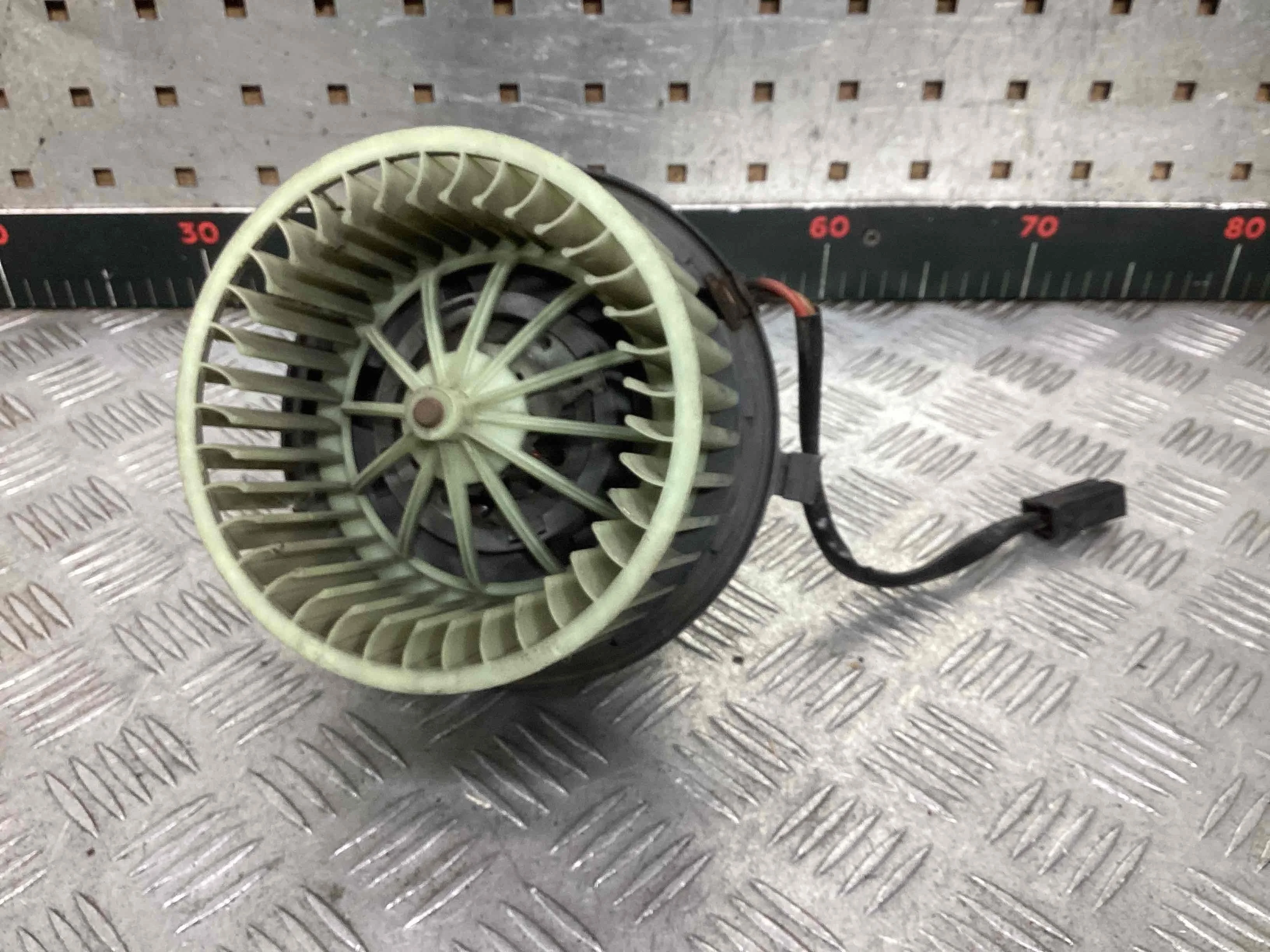 Моторчик печки Audi 80 80 B4 (8C) 1991-1995 1993 2,0 Бензин МКПП Седан.