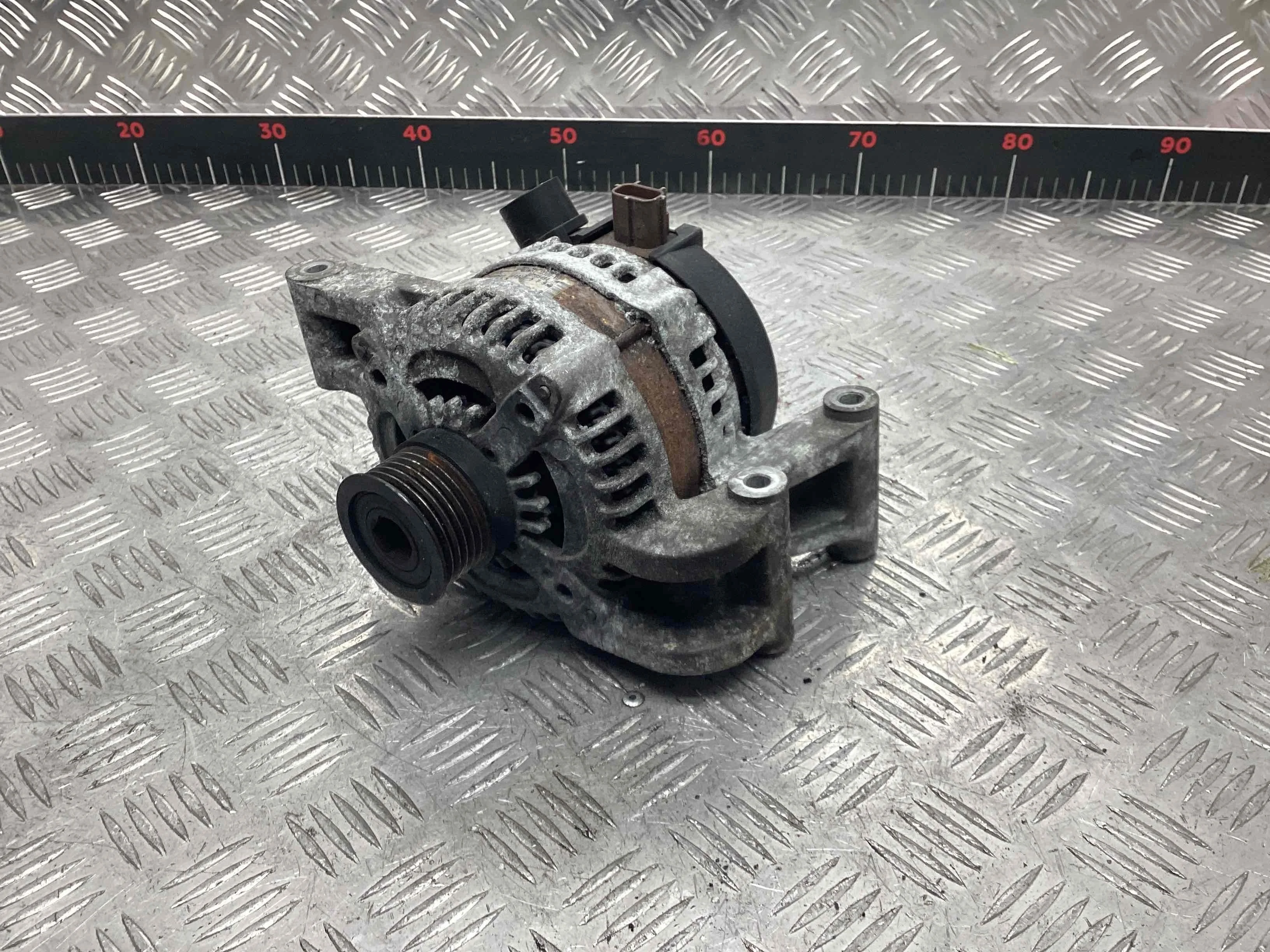 Генератор Volvo V50 V50 (MW) 2007-2012 рестайлинг 2009 2,0 Бензин МКПП 5ст. Универсал.