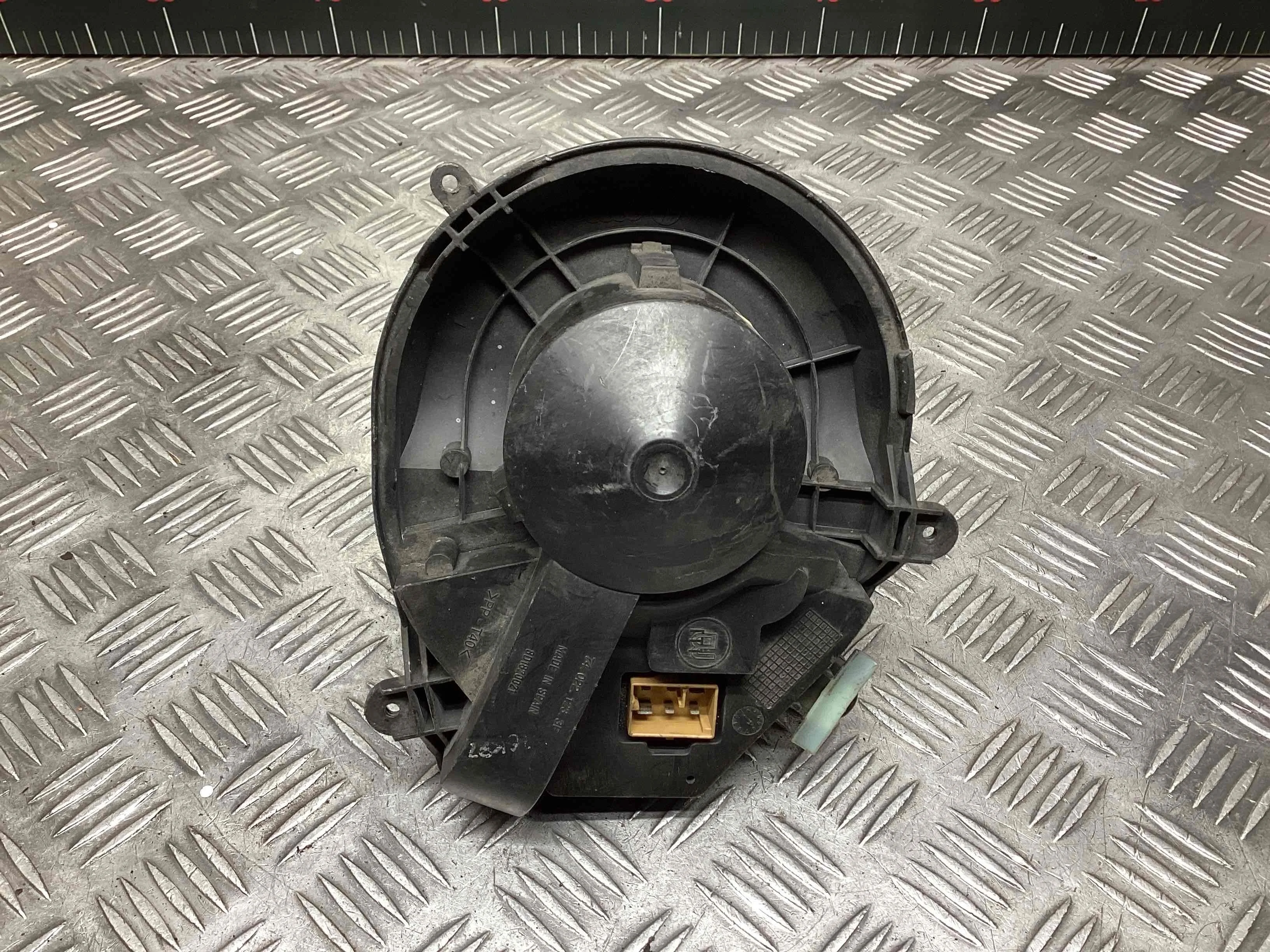 Моторчик печки Audi A4 A4 B5 (8D) 1994-1999 1997 1,9 Дизель МКПП Универсал.