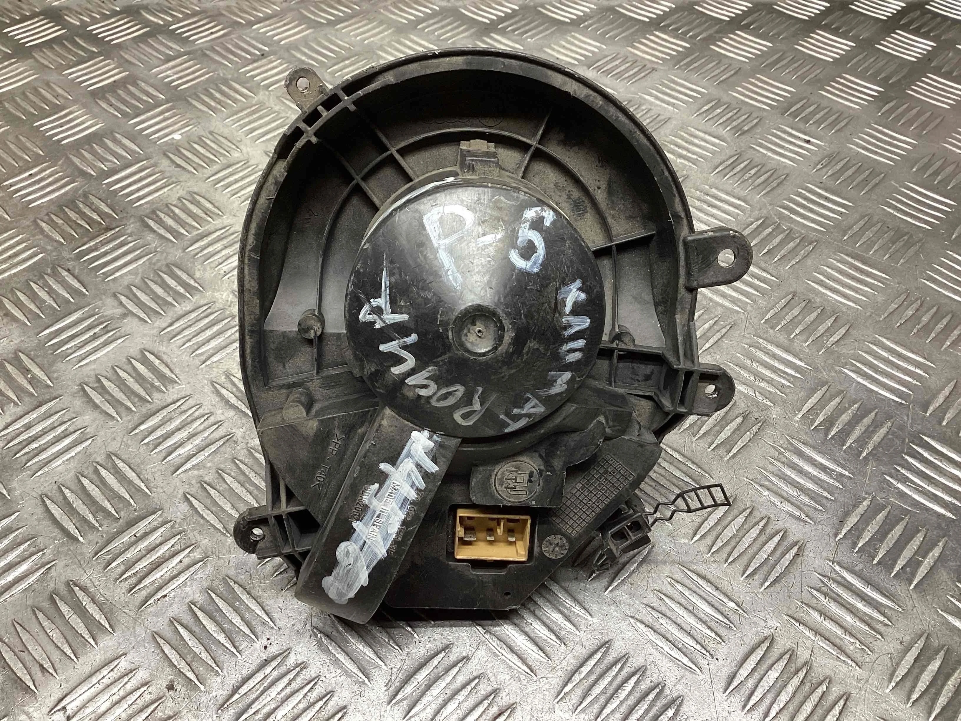 Моторчик печки Audi A4 A4 B5 (8D) 1994-1999 1997 1,6 Бензин МКПП Седан.