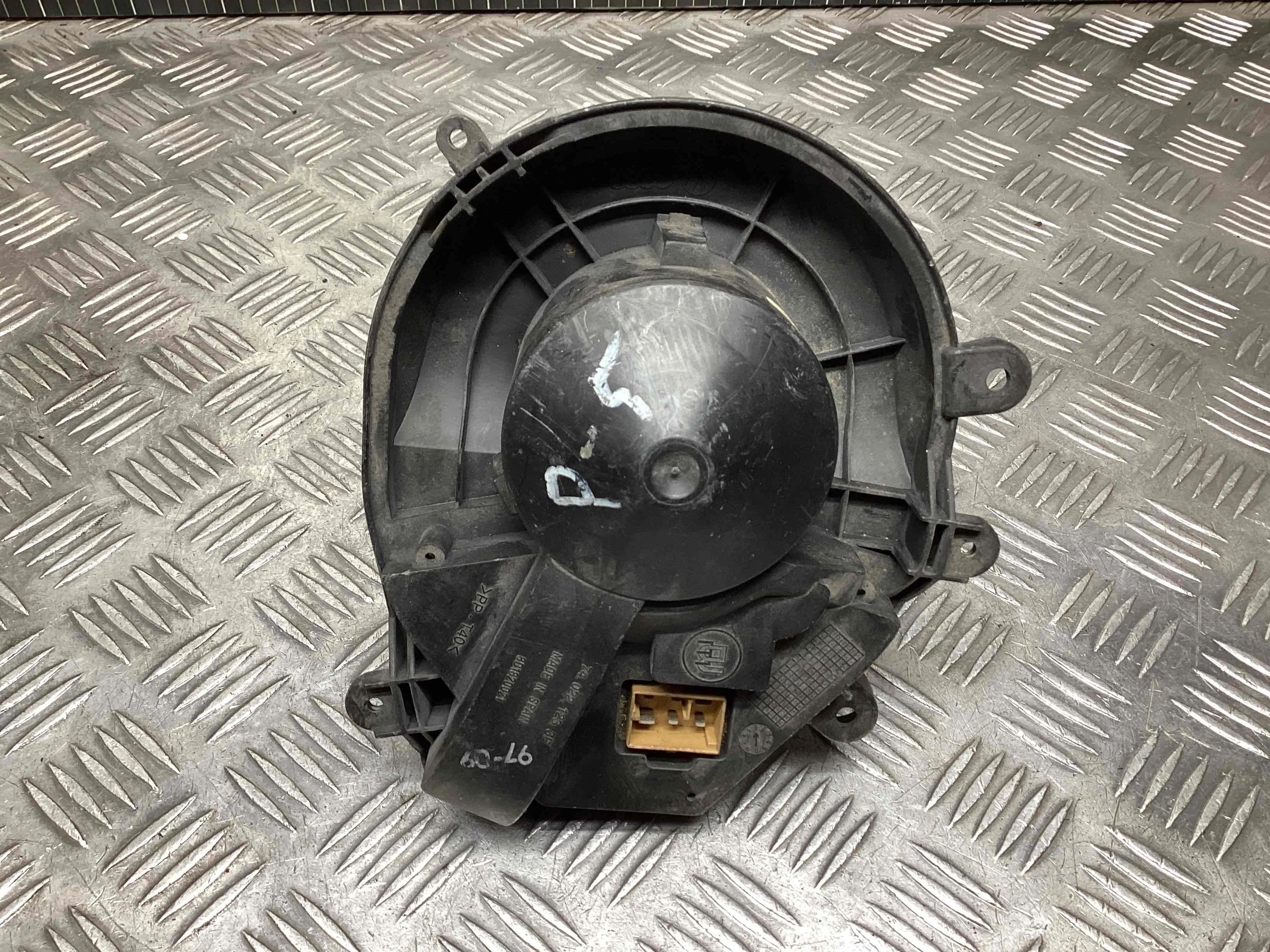 Моторчик печки Audi A4 A4 B5 (8D) 1994-1999 1997 1,9 Дизель МКПП Седан.