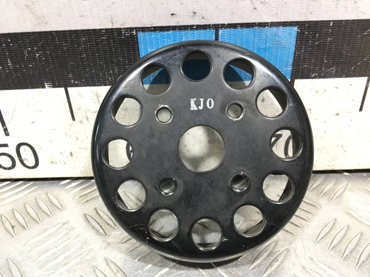 [Б/У] Шкив водяного насоса (помпы) [Код: 00612468 ]