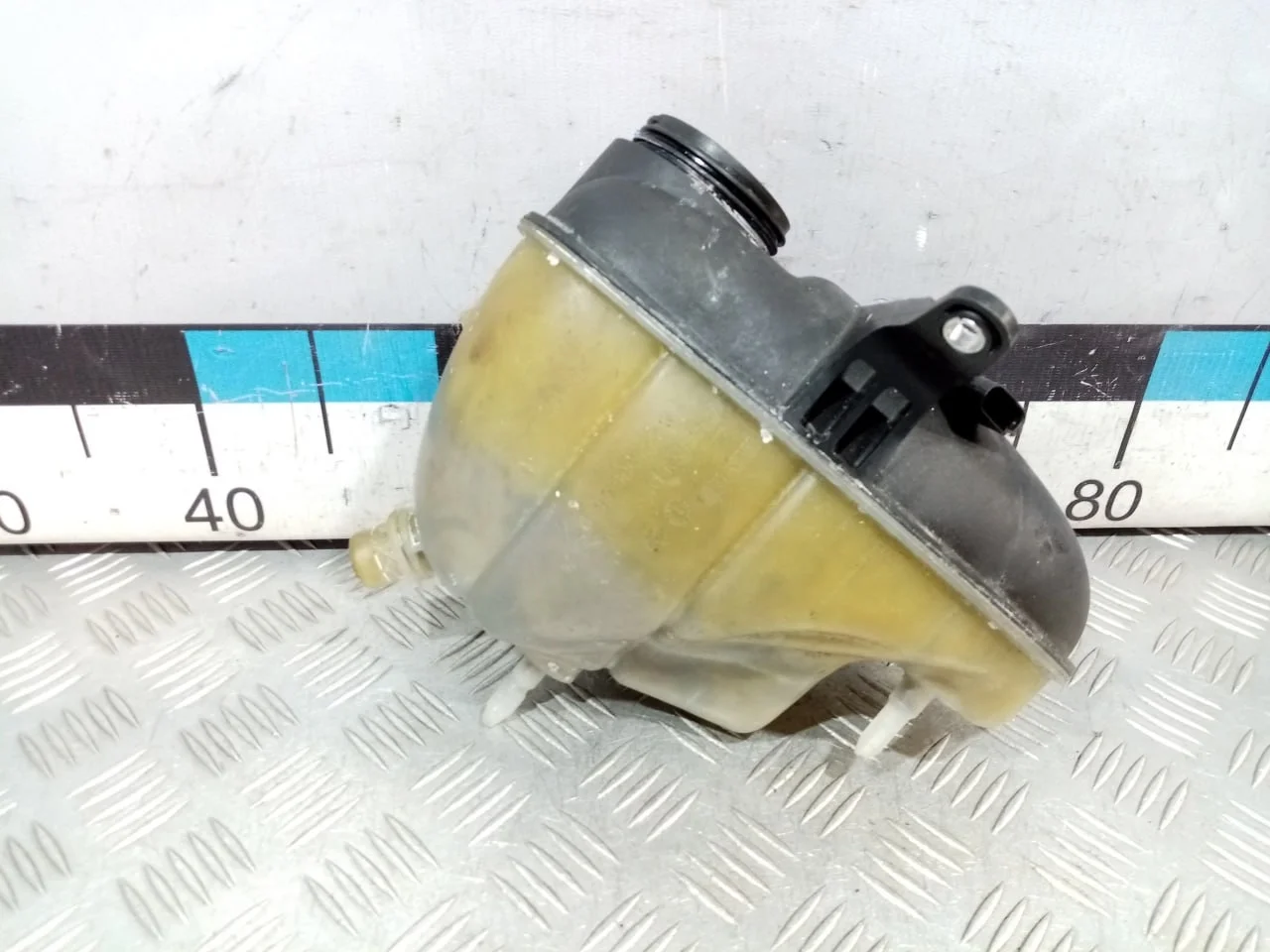 [Б/У] Бачок расширительный [Код: 00611835 ]