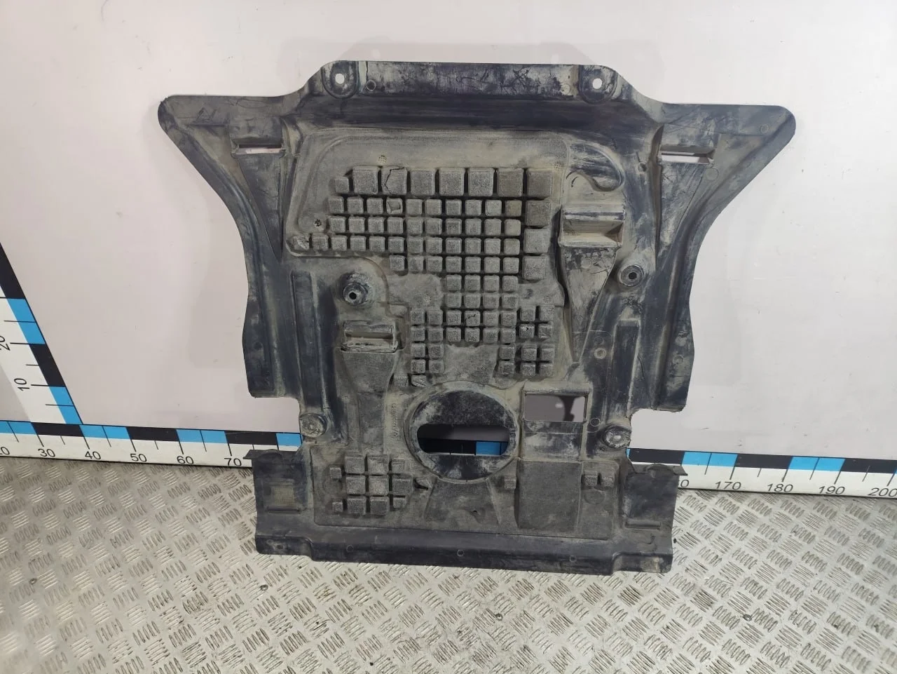 [Б/У] Пыльник двигателя Mercedes [Код: 00610165 ]