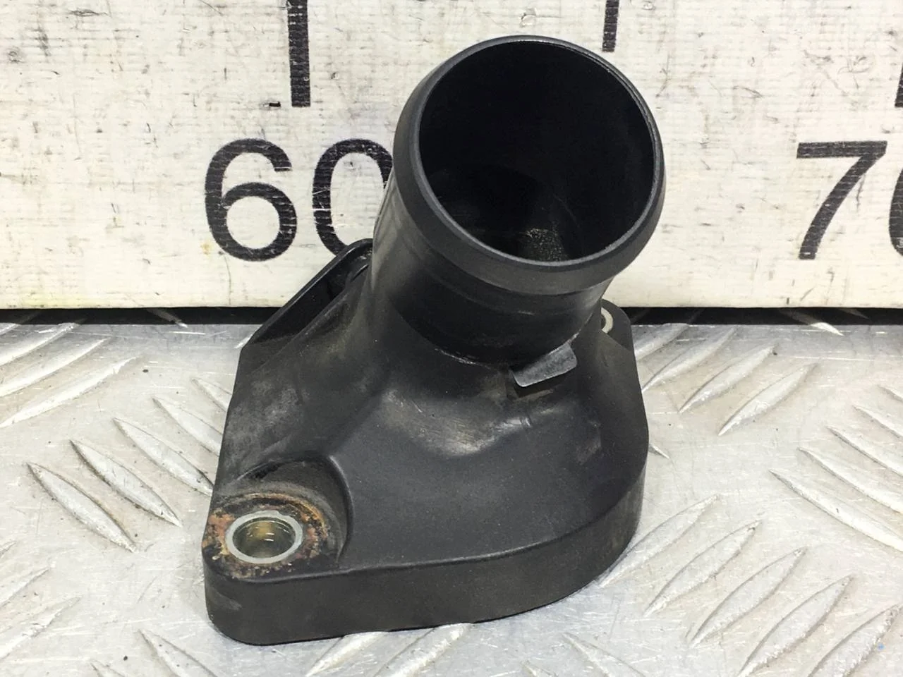 [Б/У] Крышка термостата [Код: 00610687 ]