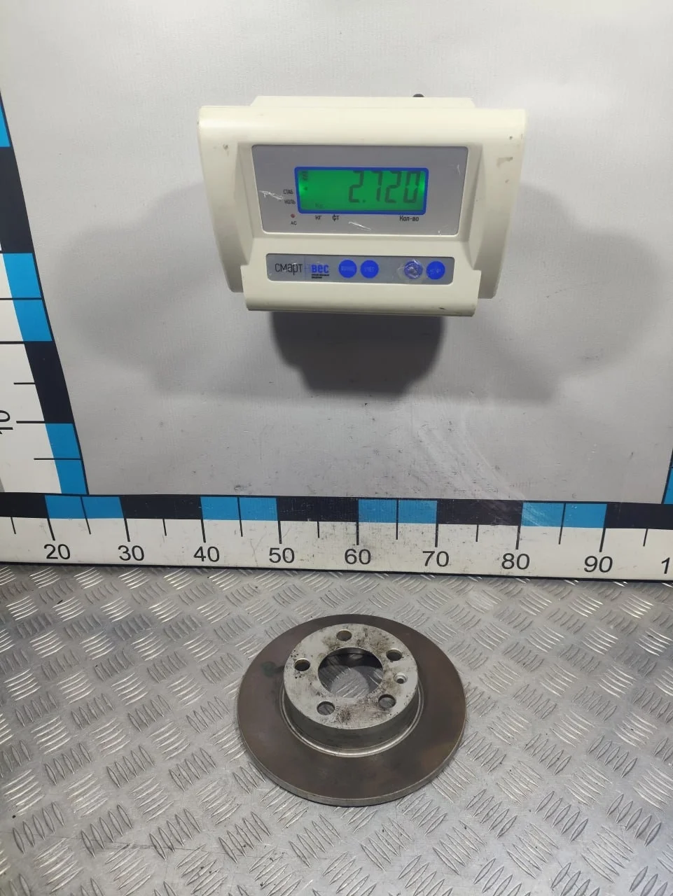 [Б/У] Диск тормозной задний Volkswagen - Диск задний 230мм 5*100мм. Центральное отверстие 65мм Толщина 9мм, минимальный остаток 7мм. Остаток 9мм [Код: 00611494 ]