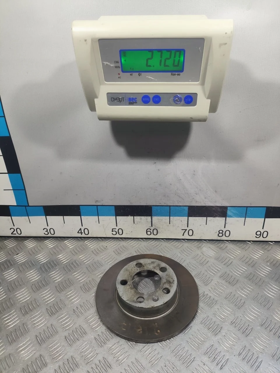 [Б/У] Диск тормозной задний Volkswagen - Диск задний 230мм 5*100мм. Центральное отверстие 65мм Толщина 9мм, минимальный остаток 7мм. Остаток 9мм [Код: 00611495 ]