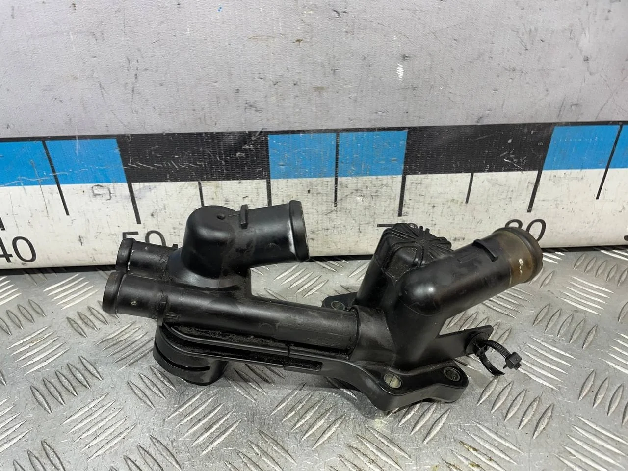 [Б/У] Корпус термостата [Код: 00611480 ]