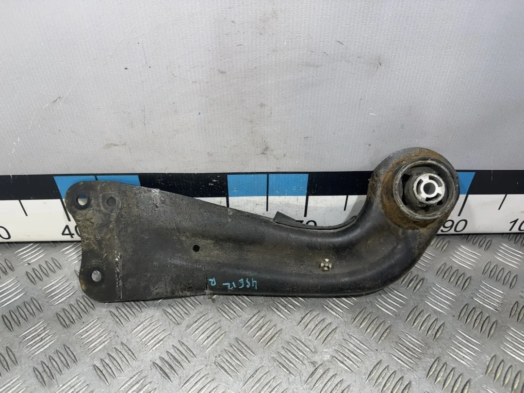 [Б/У] Рычаг задней подвески продольный правый [Код: 00336462 ]