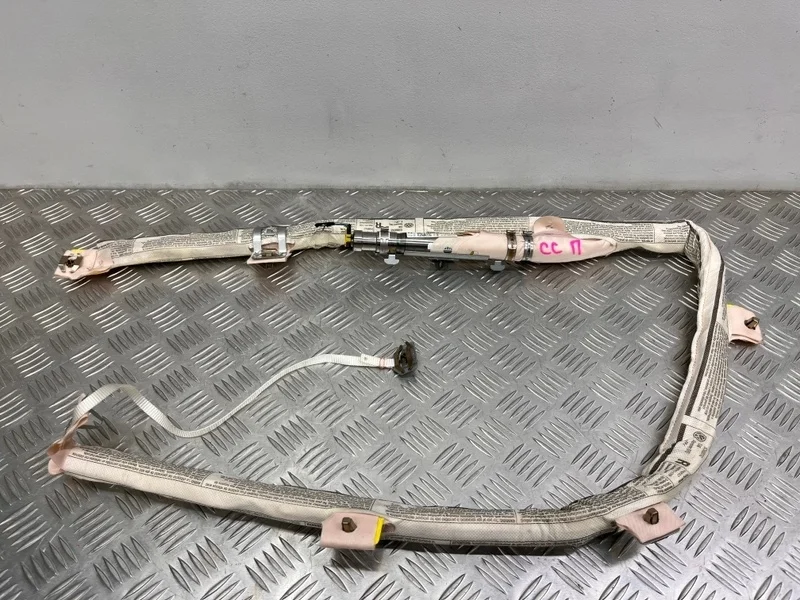 Шторка безопасности Volkswagen Passat CC 358