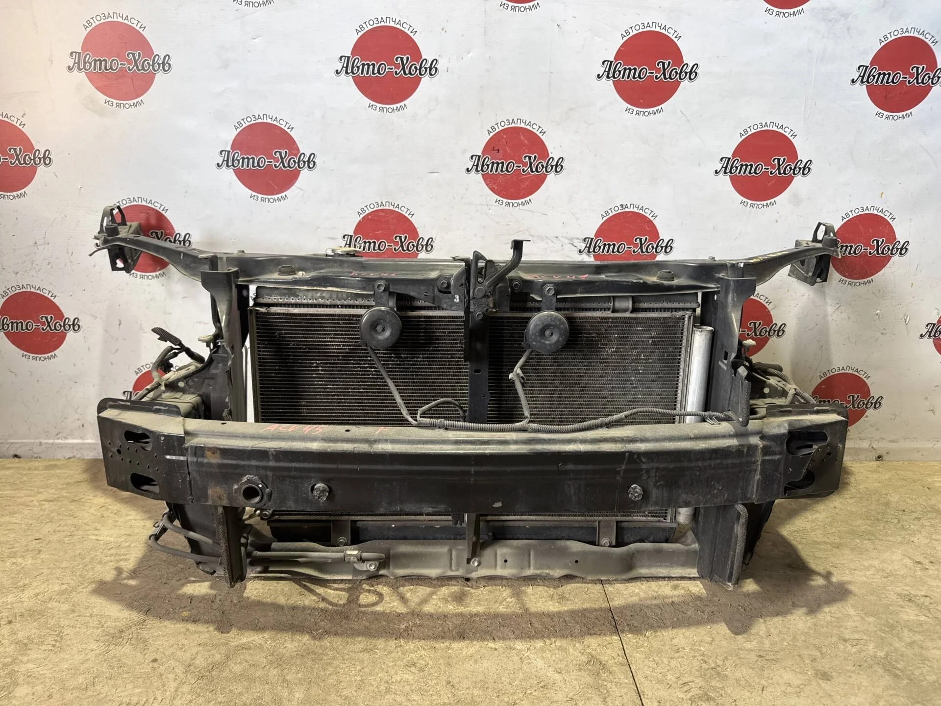 Панель передняя (телевизор) Toyota Camry ACV40