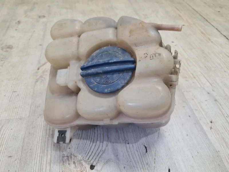 Расширительный бачок VW Touareg NF 2010 7P