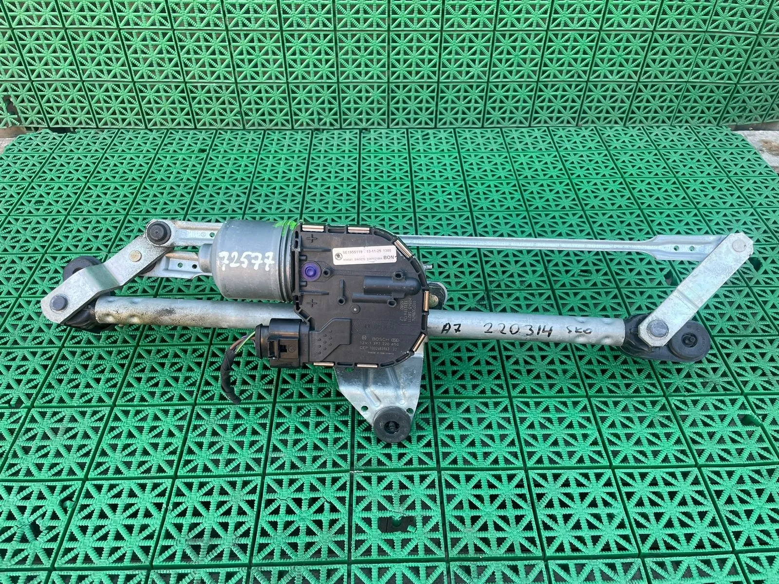 Трапеция дворников SKODA OCTAVIA A7 2013- новая оригинал б/у OCTAVIA A7(2013-