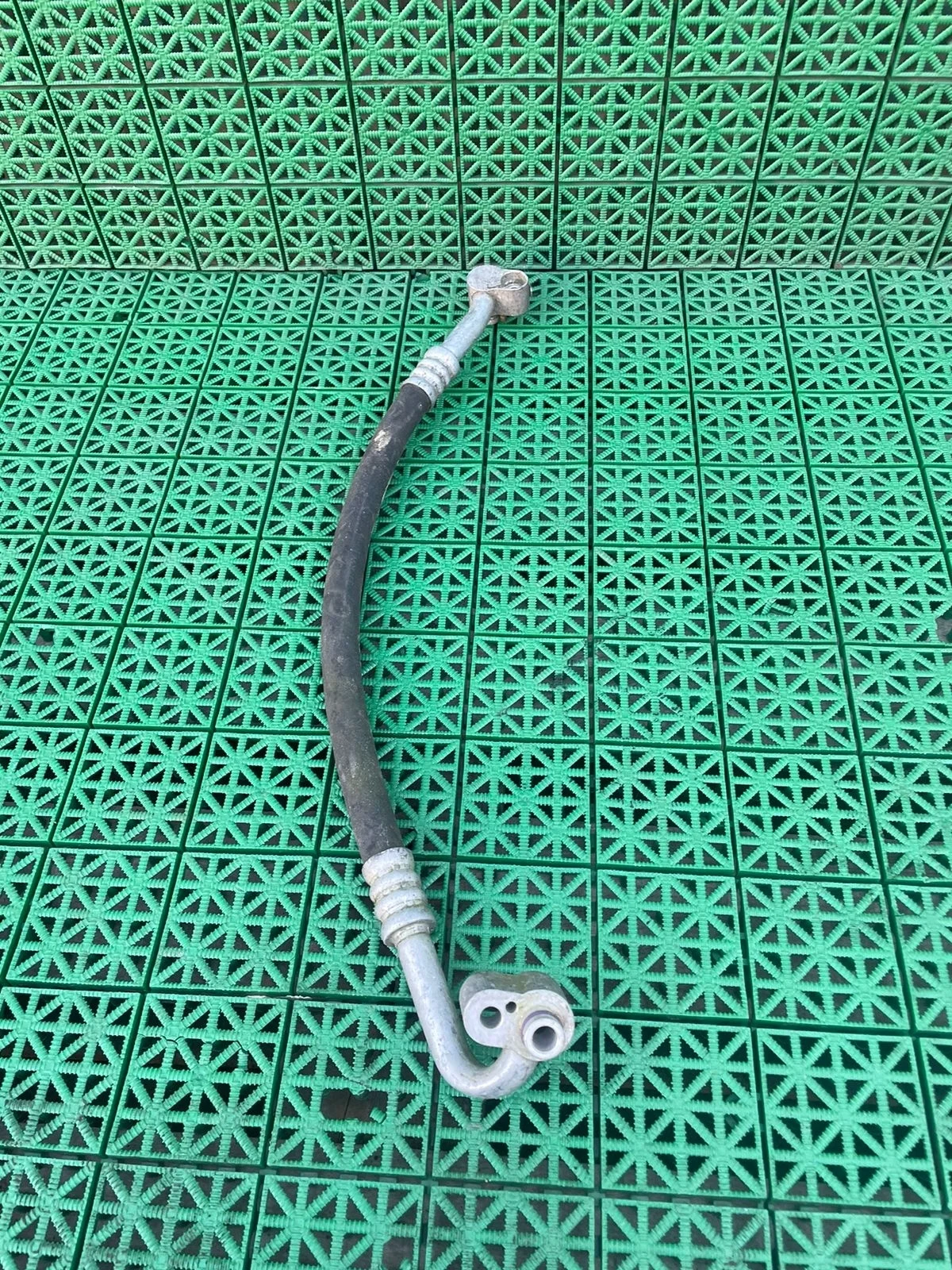 Шланг, трубка кондиционера, хладогента AUDI A3, SKODA OCTAVIA 1Z, VOLKSWAGEN GOLF 5/5+, JETTA 5, PASSAT B6 2005- толст.комп.радиатор б/у A3(2004-2013);OCTAVIA 1Z(2004-2012);GOLF 5(2004-2009);JETTA 5(2005-2009);TOURAN(2003-2010)