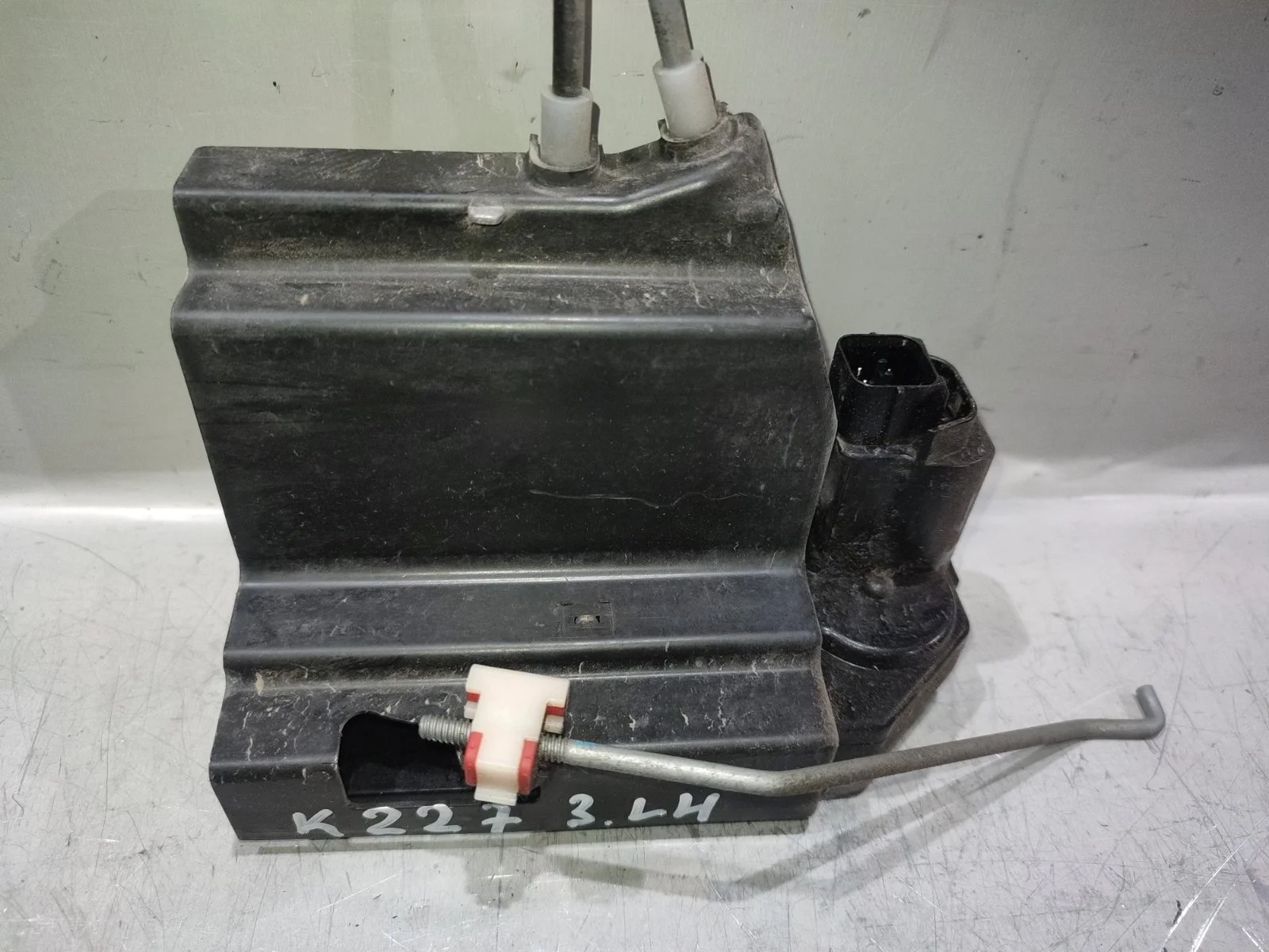 Замок двери SsangYong Kyron 2012 D130