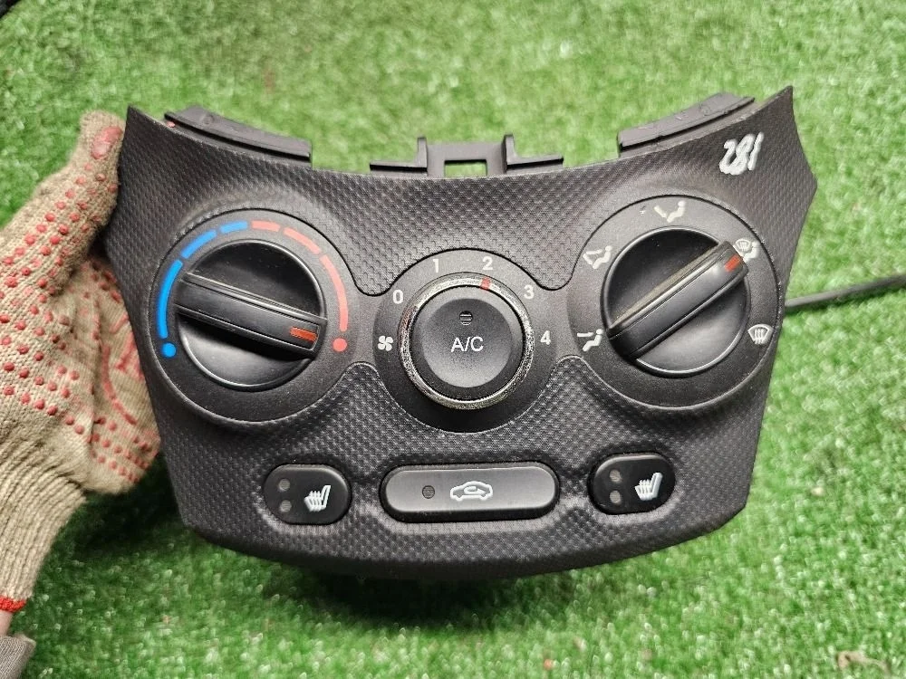 Блок управления печкой Hyundai Solaris