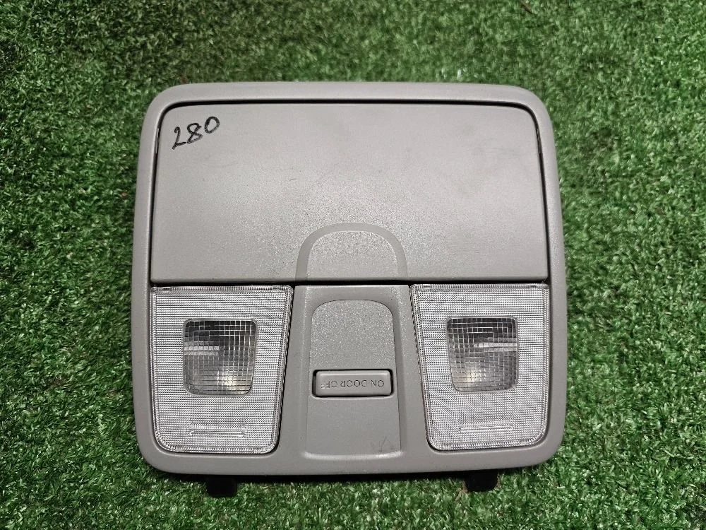 Плафон освещения + очечник Hyundai Solaris