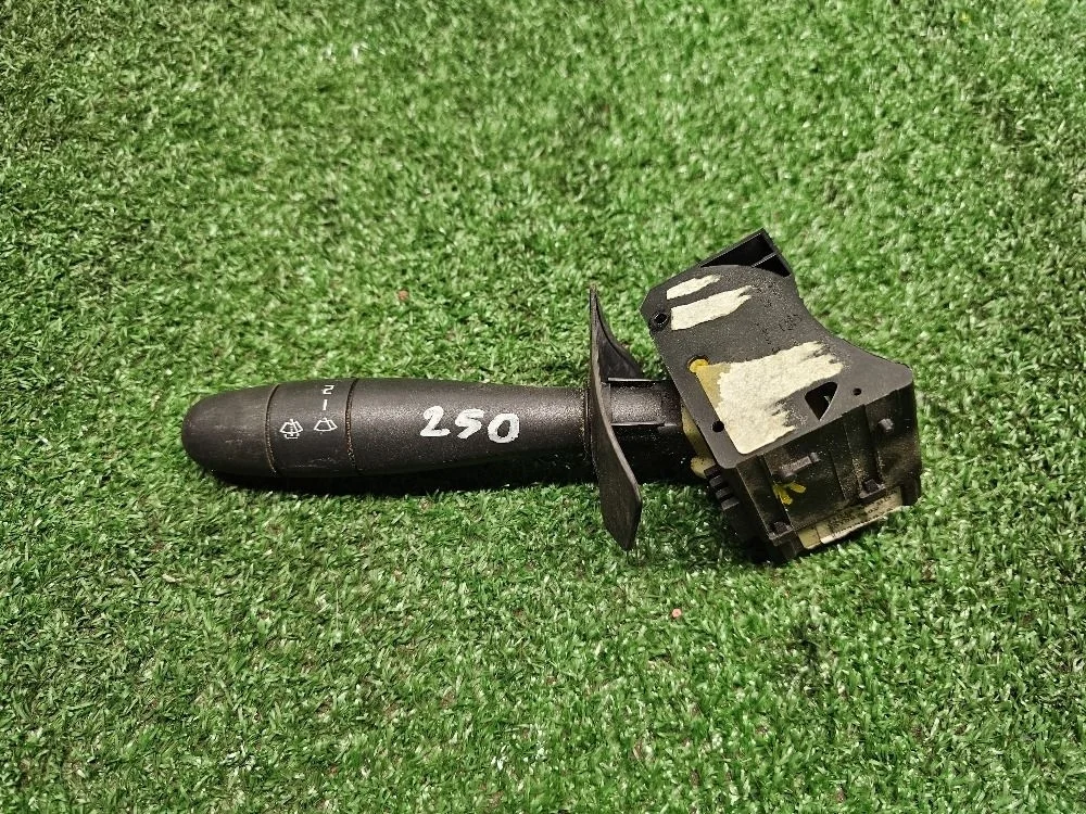 Подрулевой переключатель дворников Renault Logan