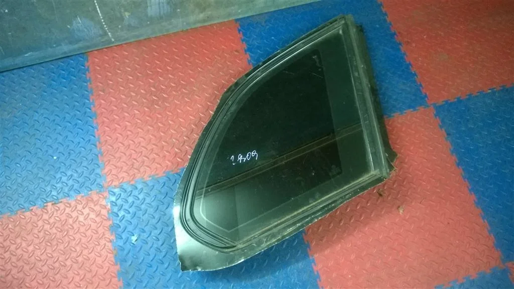 стекло кузовное глухое BMW X5 E53 51368402620  M54B30 231 лс 3.0i 2003 BLACK SAPPHIRE METALLIC (475)