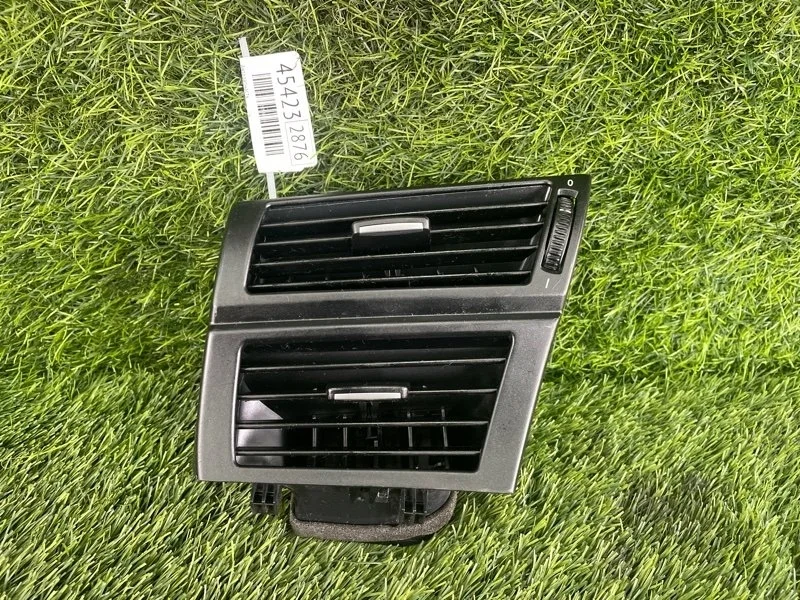 Дефлектор обдува салона BMW X6 M50dX 2013 9227768 E71 N57D30C, правый