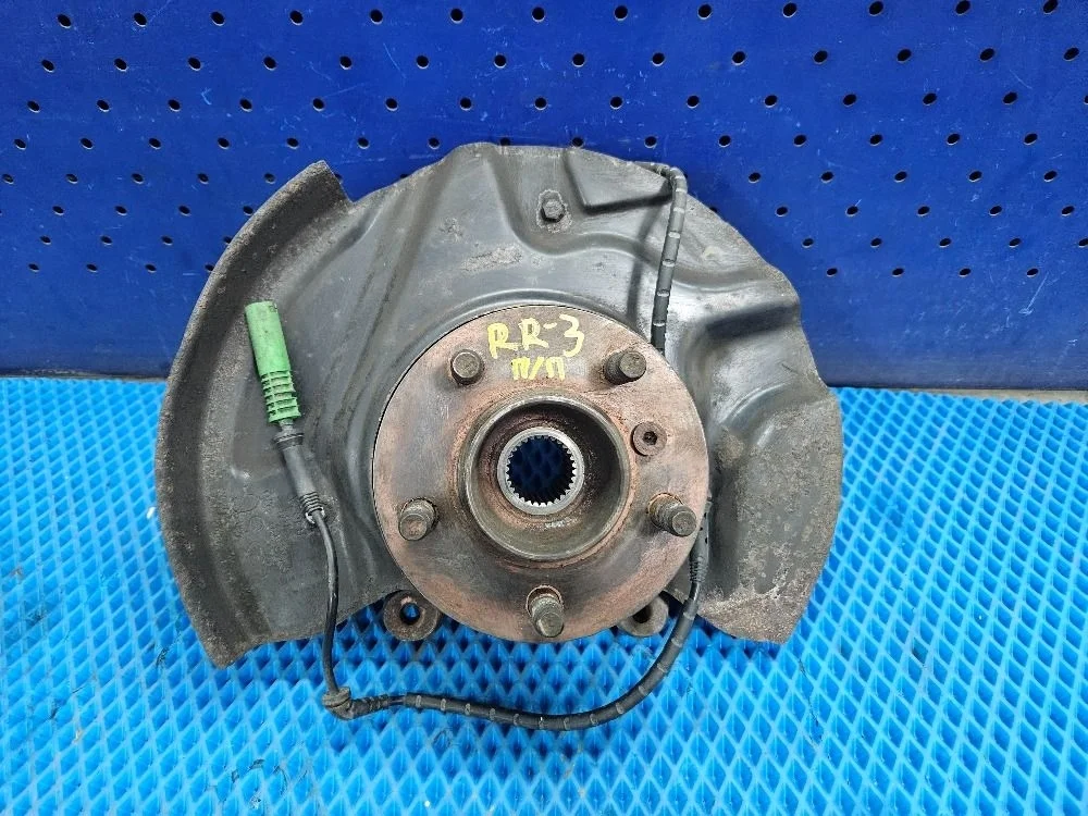 Кулак поворотный передний правый Land Rover Range Rover III рестайлинг (2005—2009) б.у