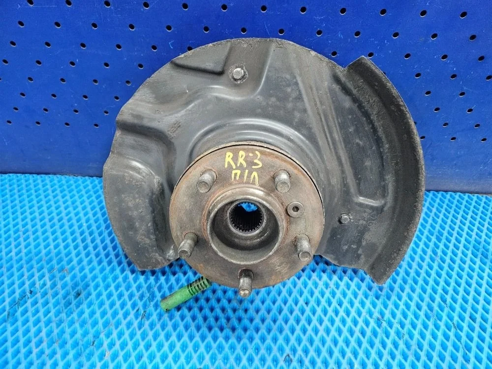 Кулак поворотный передний левый Land Rover Range Rover III рестайлинг (2005—2009) б.у