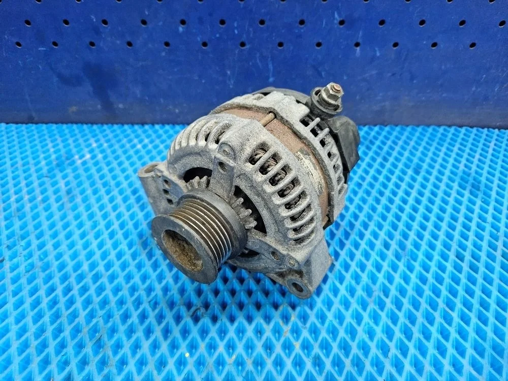 Генератор Land Rover Range Rover III рестайлинг (2005—2009) Land Rover Range Rover III рестайлинг (2005—2009) L322 LM YLE500190E