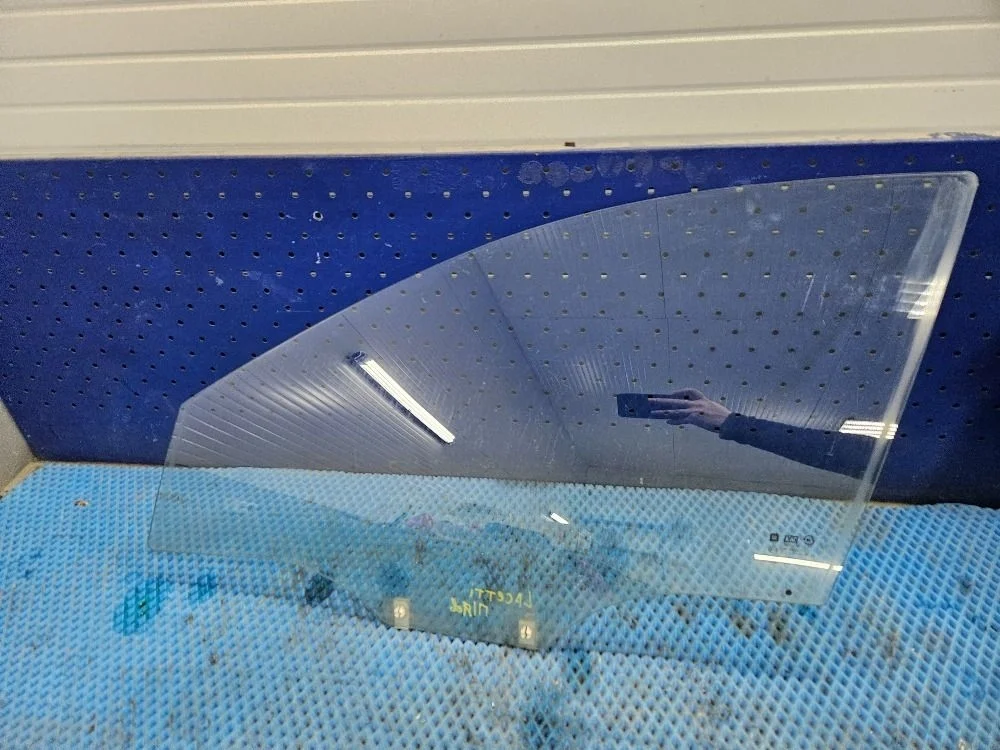 Стекло двери передней левой Chevrolet Lacetti I (2004—2013) б.у