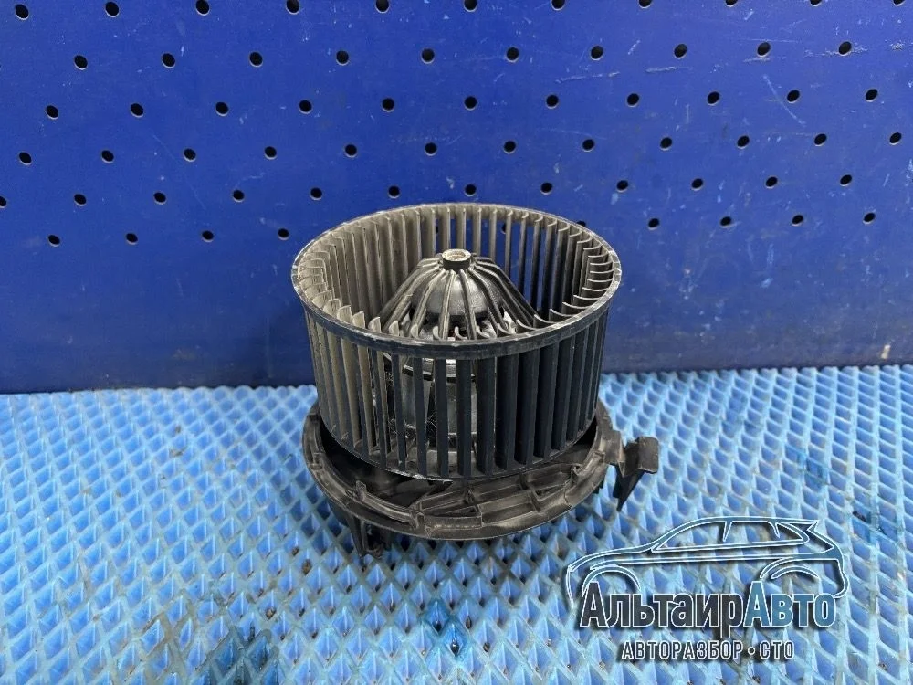 Моторчик отопителя Nissan Micra K12 (2002—2010) б.у