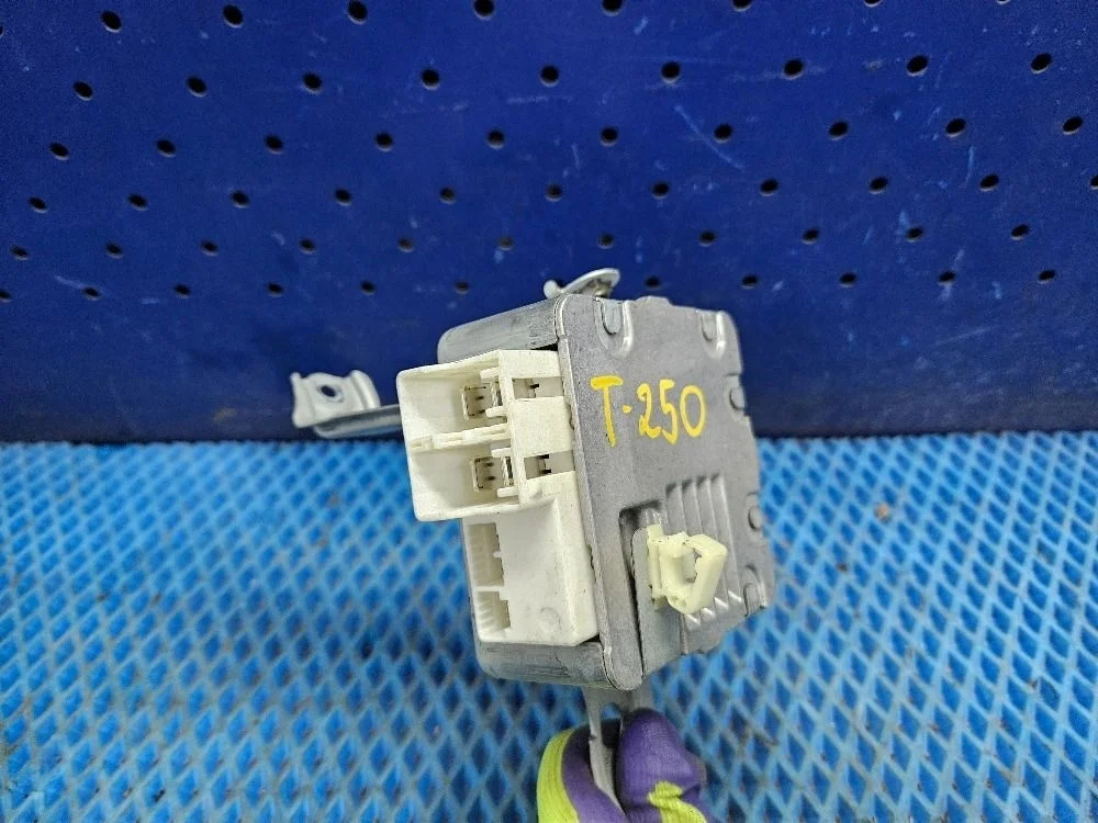 Блок управления электроусилителем ЭУР Toyota Avensis T250 рестайлинг (2006—2009) б.у