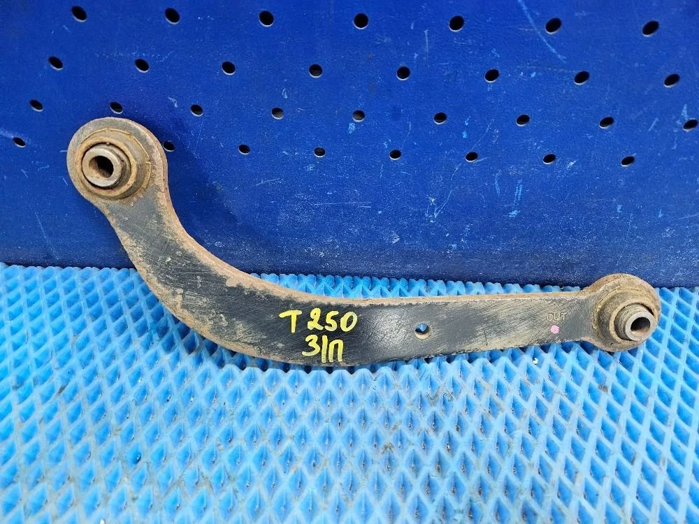 Рычаг задний Toyota Avensis T250 рестайлинг (2006—2009) Toyota Avensis T250 рестайлинг (2006—2009) T250 T25 4877021011