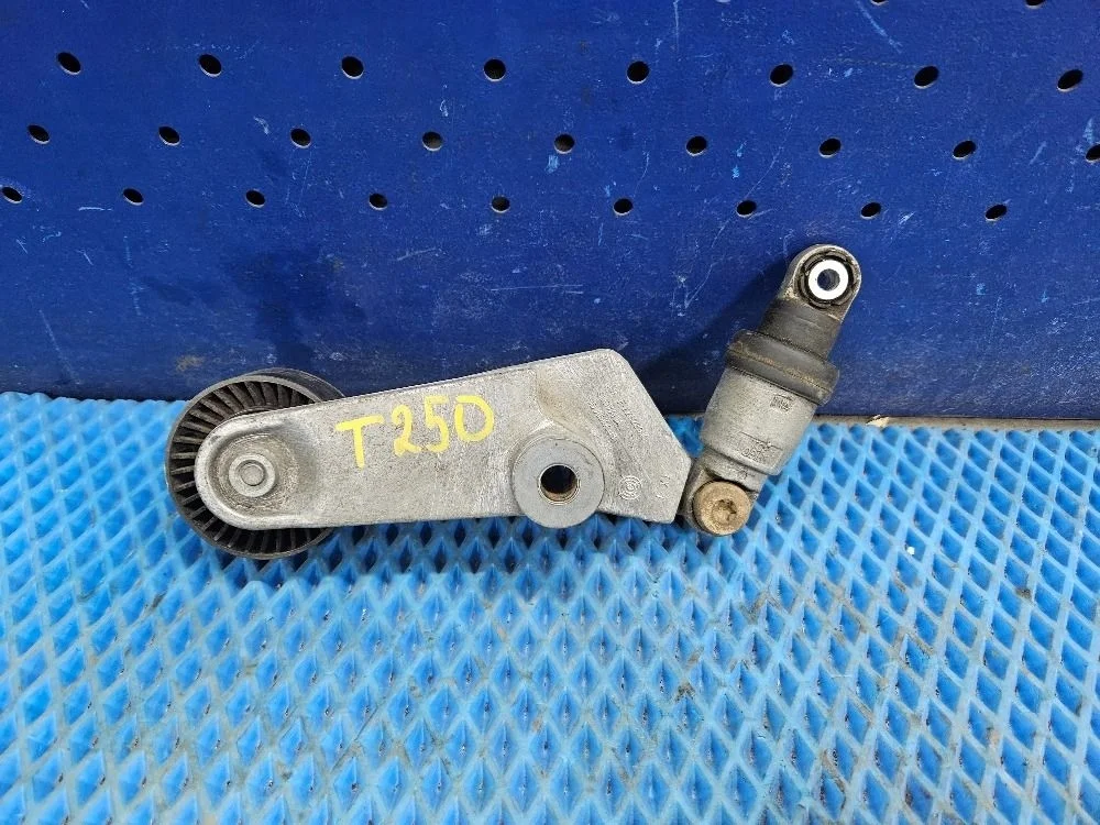 Ролик-натяжитель Toyota Avensis T250 рестайлинг (2006—2009) Toyota Avensis T250 рестайлинг (2006—2009) T250 T25 166200W093