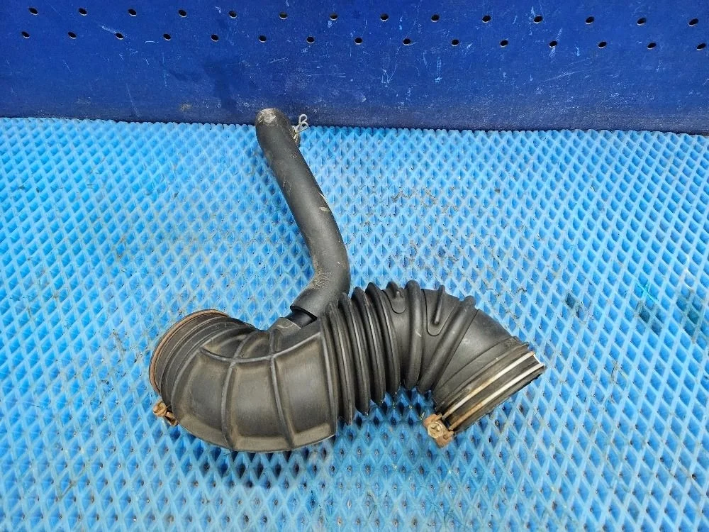 Патрубок воздушного фильтра Toyota Avensis T250 рестайлинг (2006—2009) Toyota Avensis T250 рестайлинг (2006—2009) T250 T25 178810D200