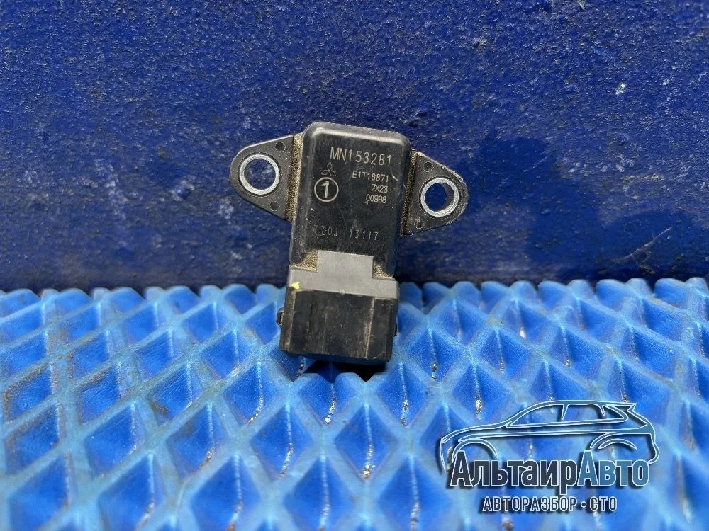 Датчик давления воздуха Mitsubishi Pajero IV (2006—2011) Mitsubishi Pajero IV (2006—2011) V98W mn153281